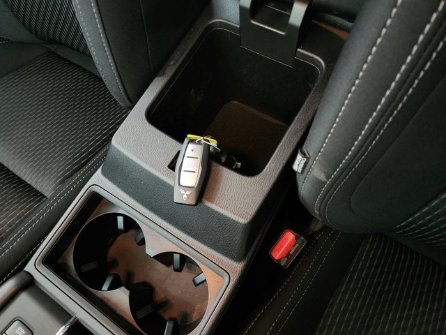 2024 Mitsubishi Outlander ES