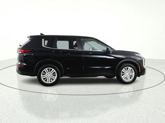 2024 Mitsubishi Outlander ES