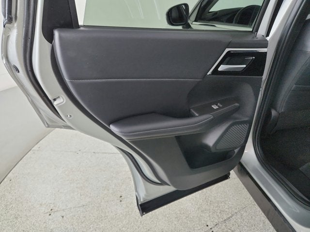 2023 Mitsubishi Outlander Base