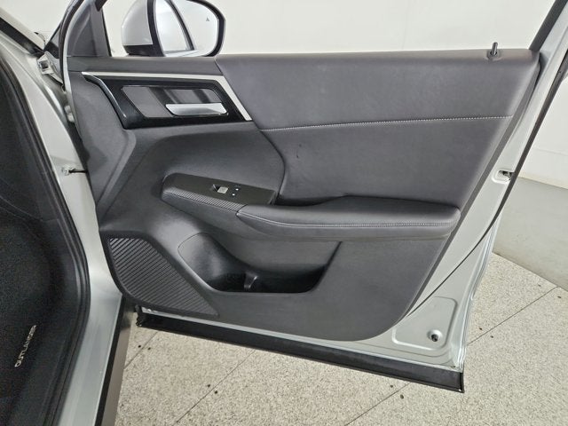 2023 Mitsubishi Outlander Base