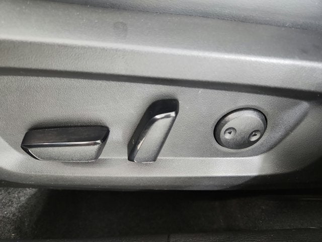 2023 Mitsubishi Outlander Base