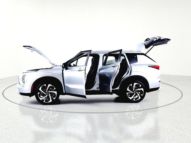 2023 Mitsubishi Outlander Base