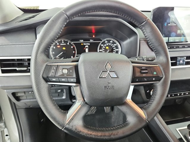 2023 Mitsubishi Outlander SE