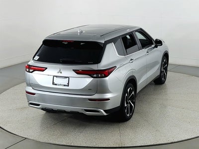 2024 Mitsubishi Outlander Base