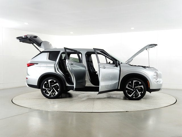 2024 Mitsubishi Outlander Base