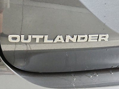 2025 Mitsubishi Outlander SE