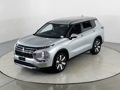 2025 Mitsubishi Outlander SE