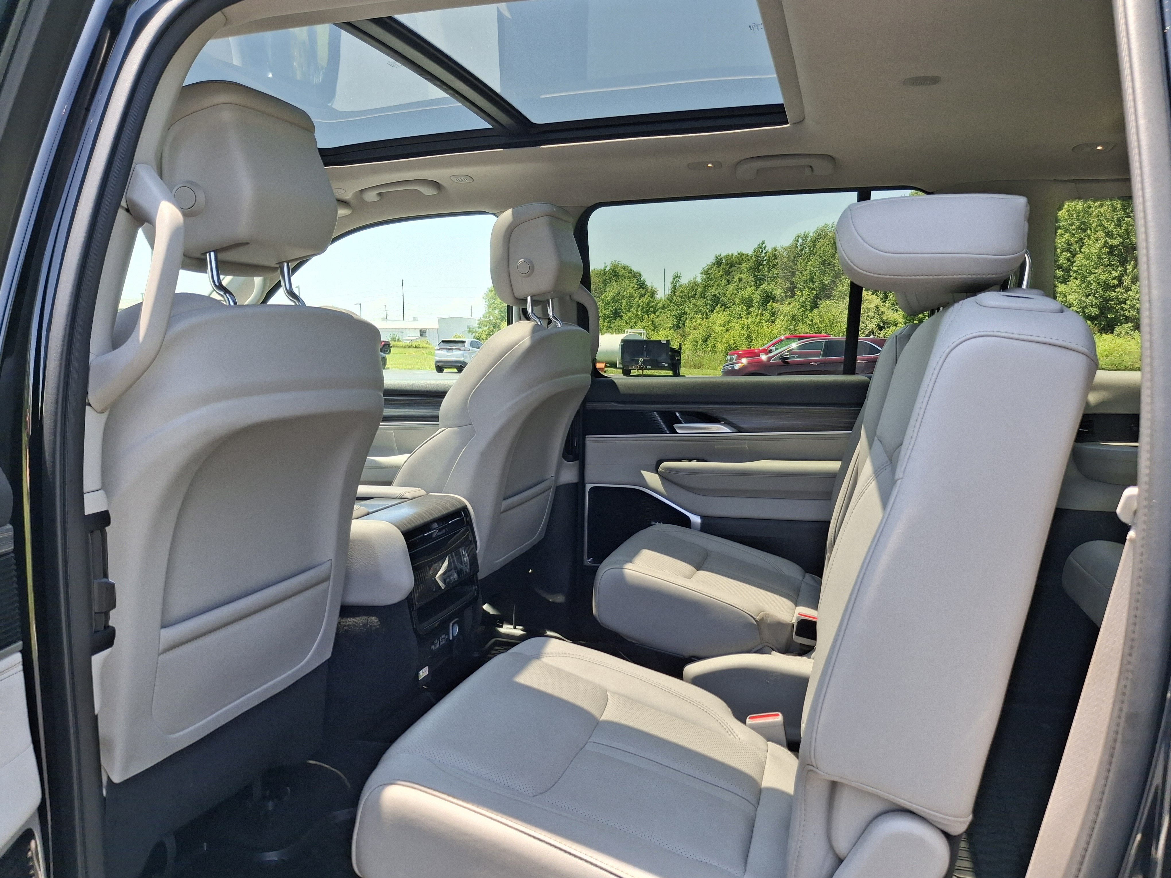 2024 Jeep Wagoneer Series III