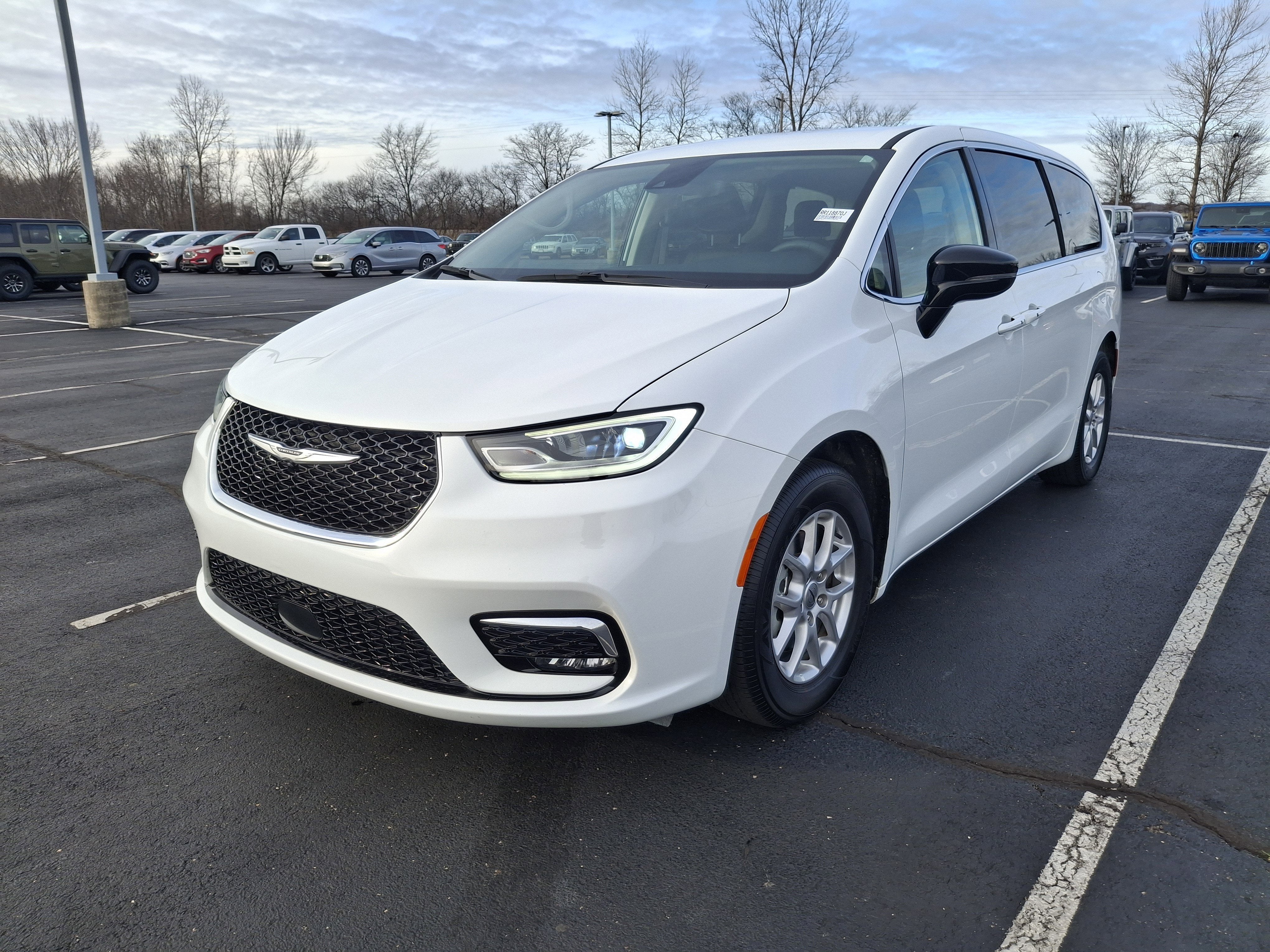 2024 Chrysler Pacifica Touring L