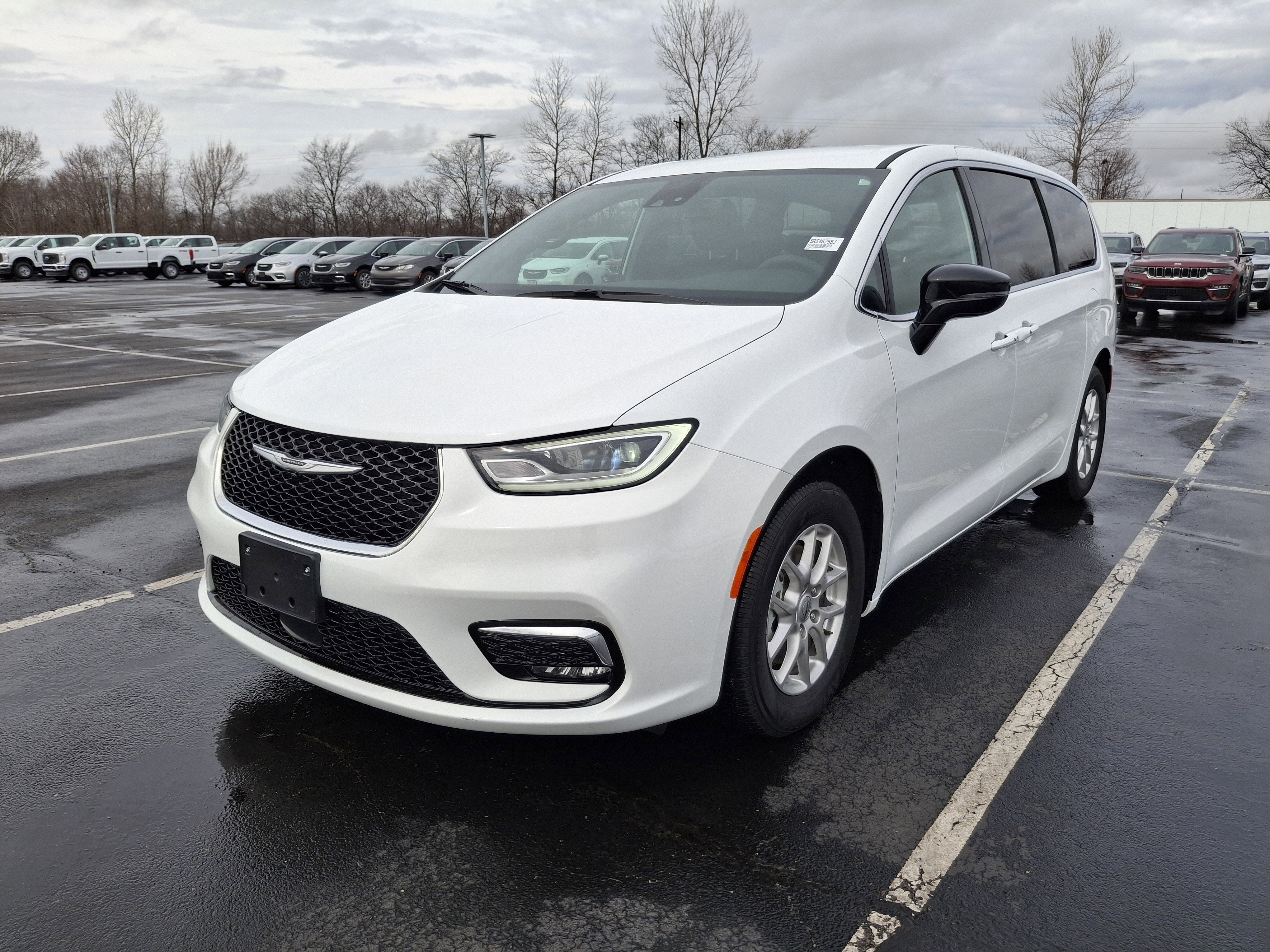 2025 Chrysler Pacifica Select