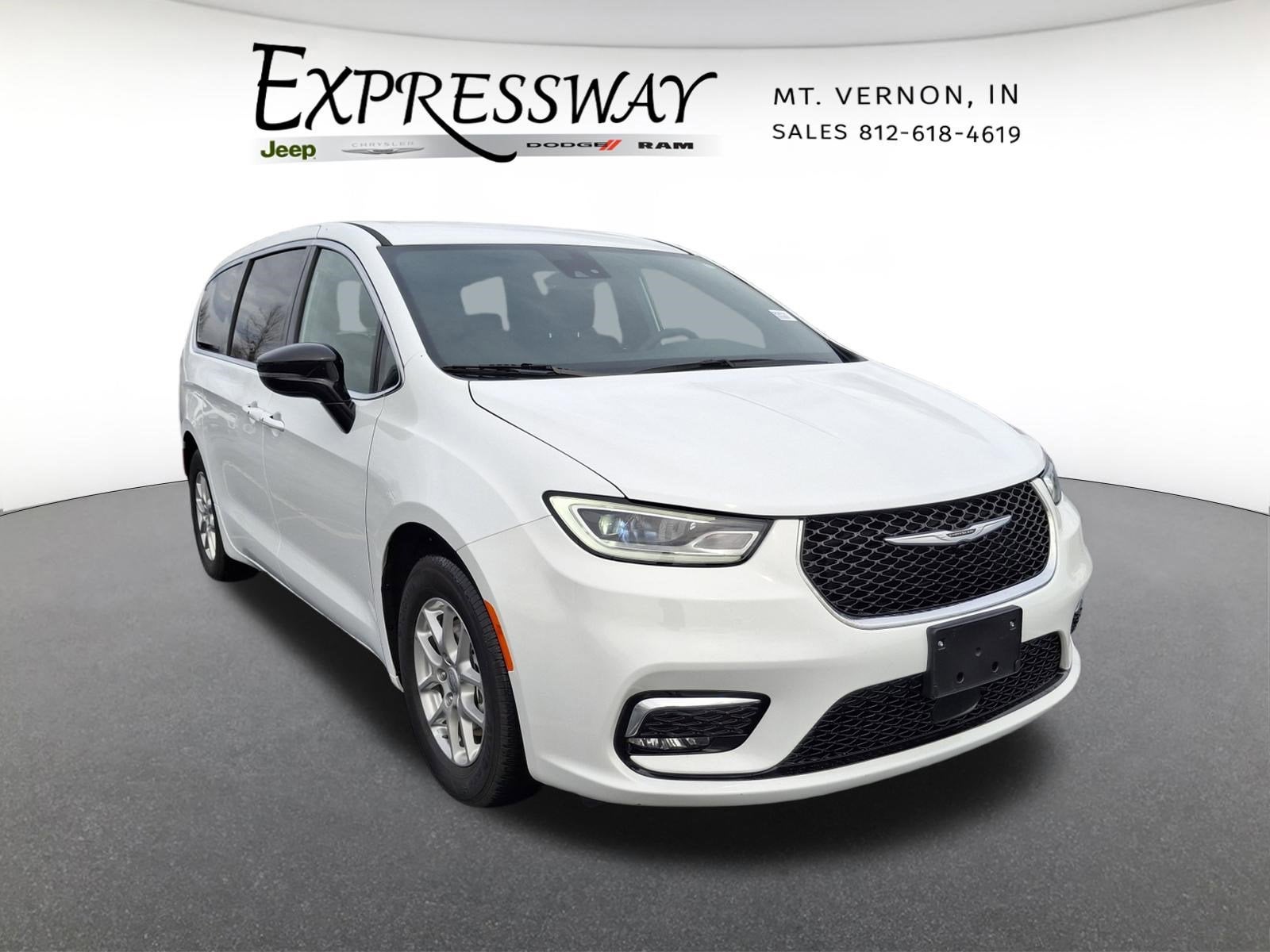 2025 Chrysler Pacifica Select