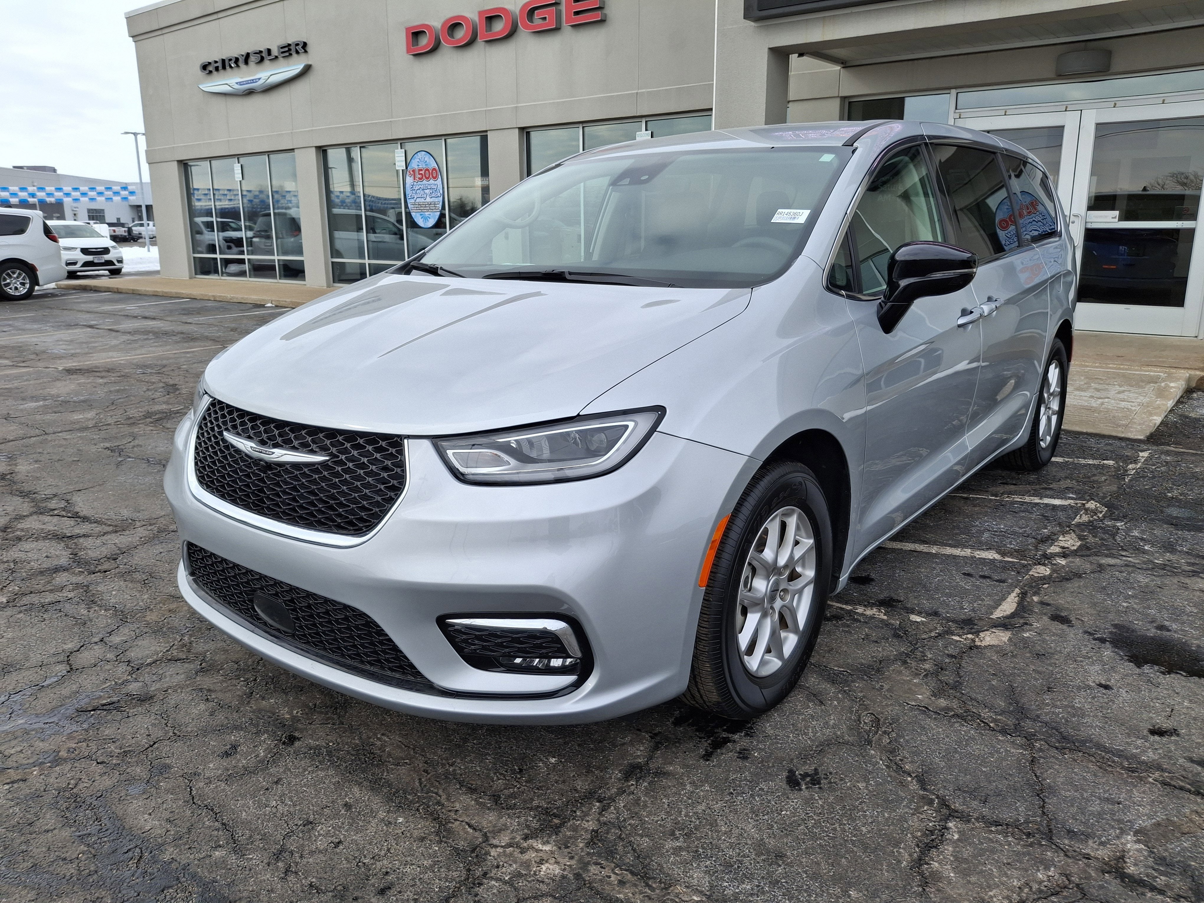 2024 Chrysler Pacifica Touring L