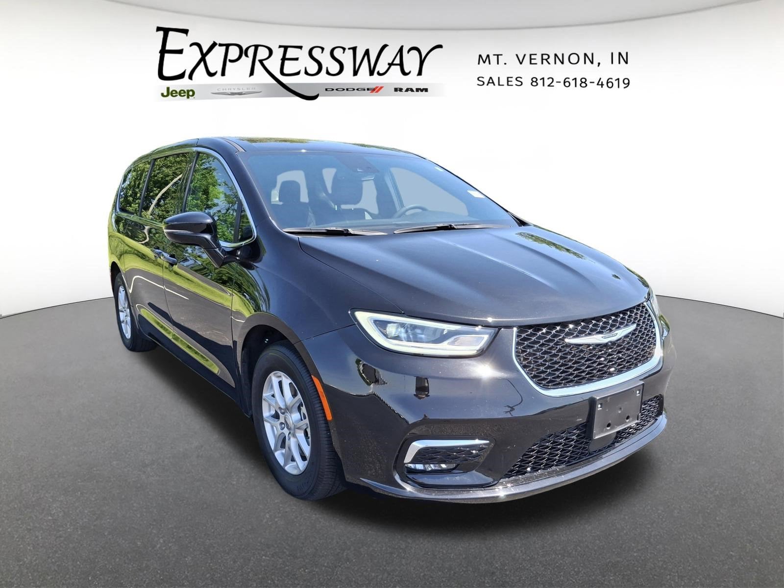 2025 Chrysler Pacifica Select