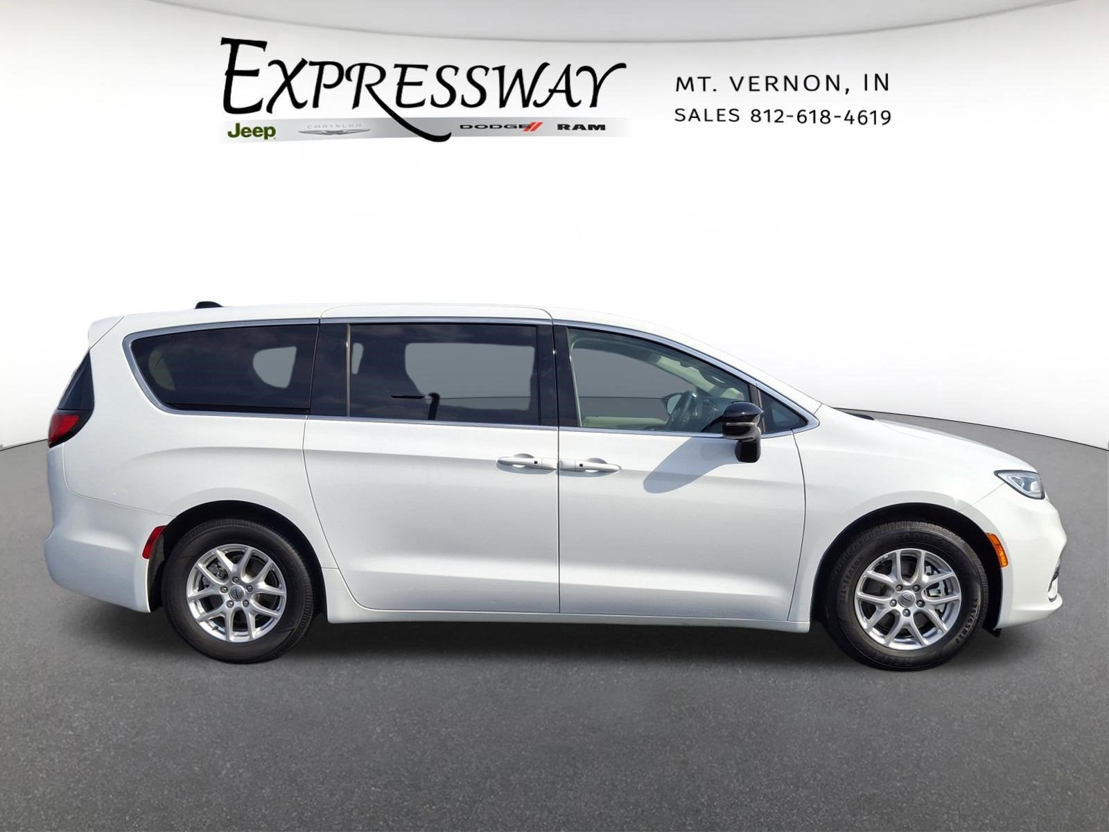 2024 Chrysler Pacifica Touring L