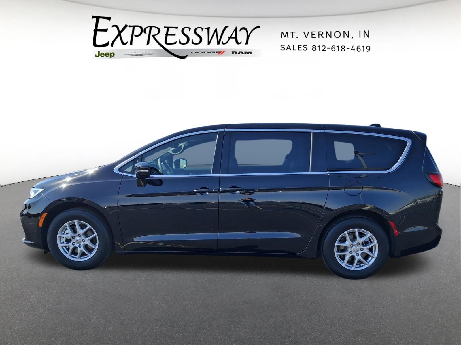 2025 Chrysler Pacifica Select