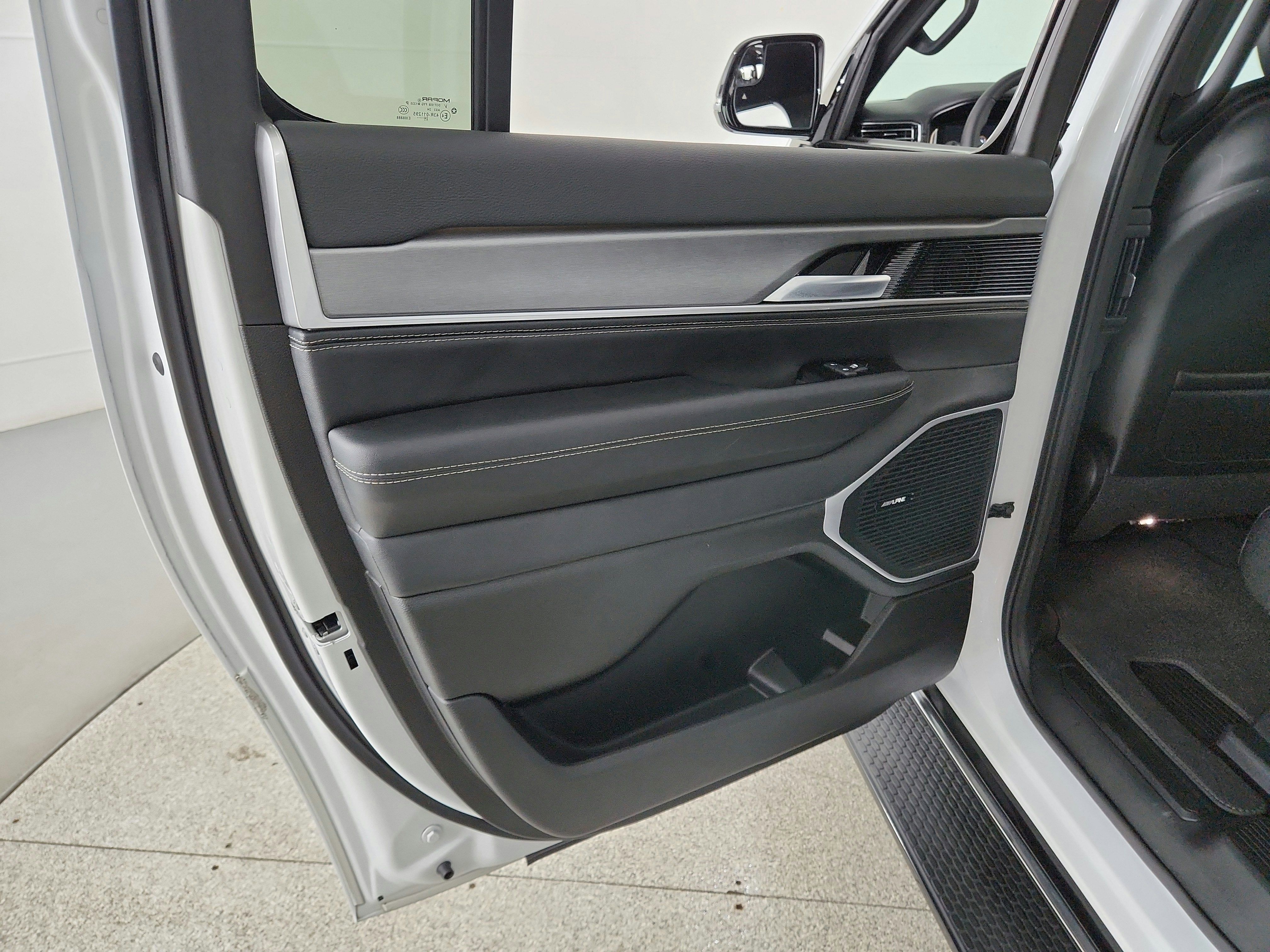 2025 Jeep Wagoneer L Series II