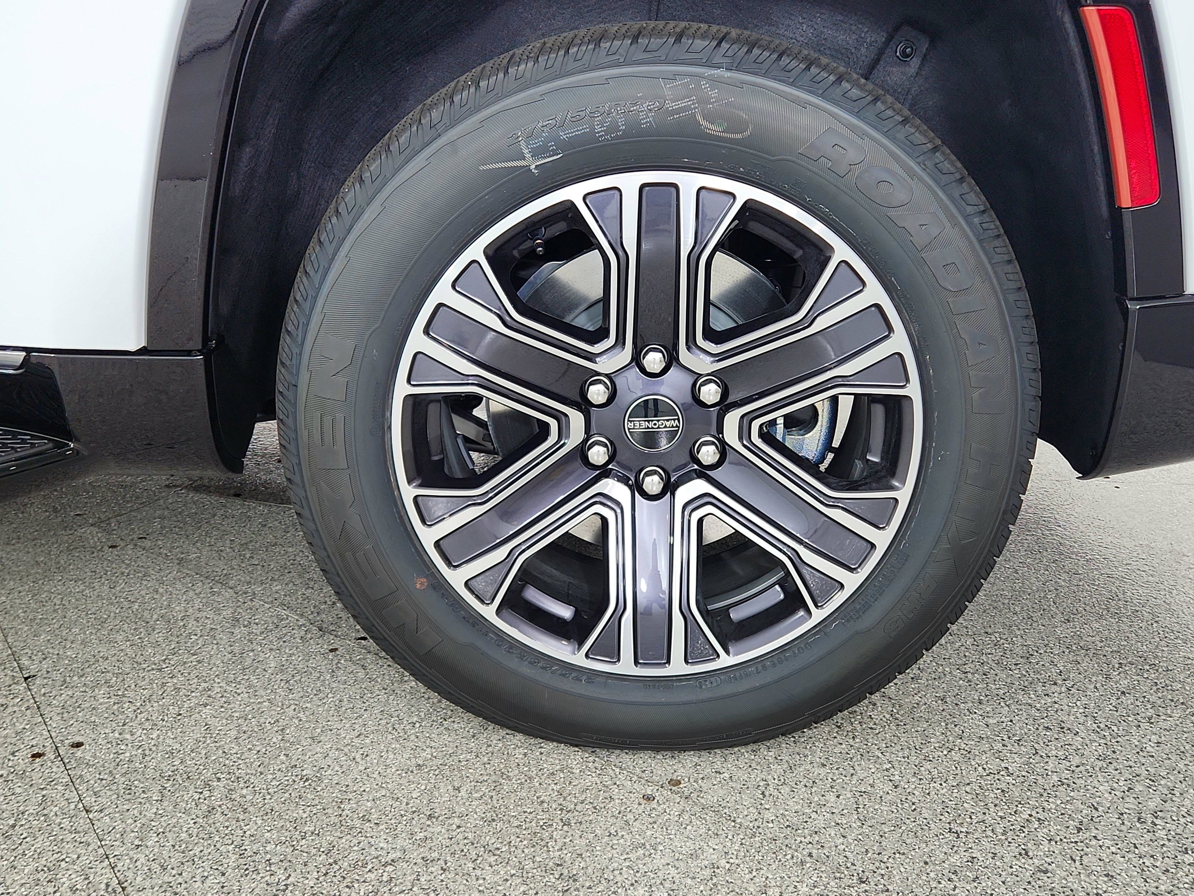 2025 Jeep Wagoneer BASE