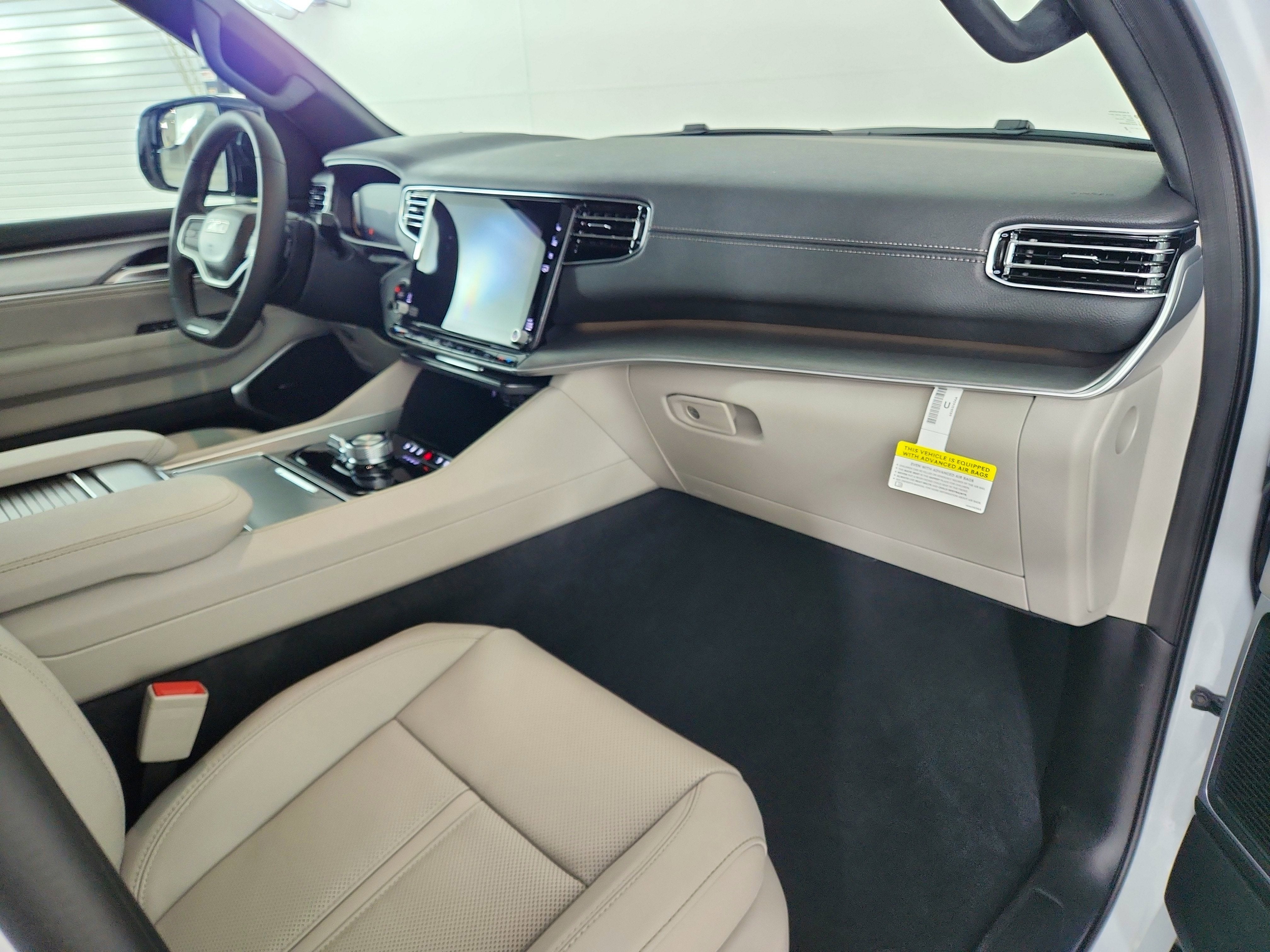 2025 Jeep Wagoneer BASE