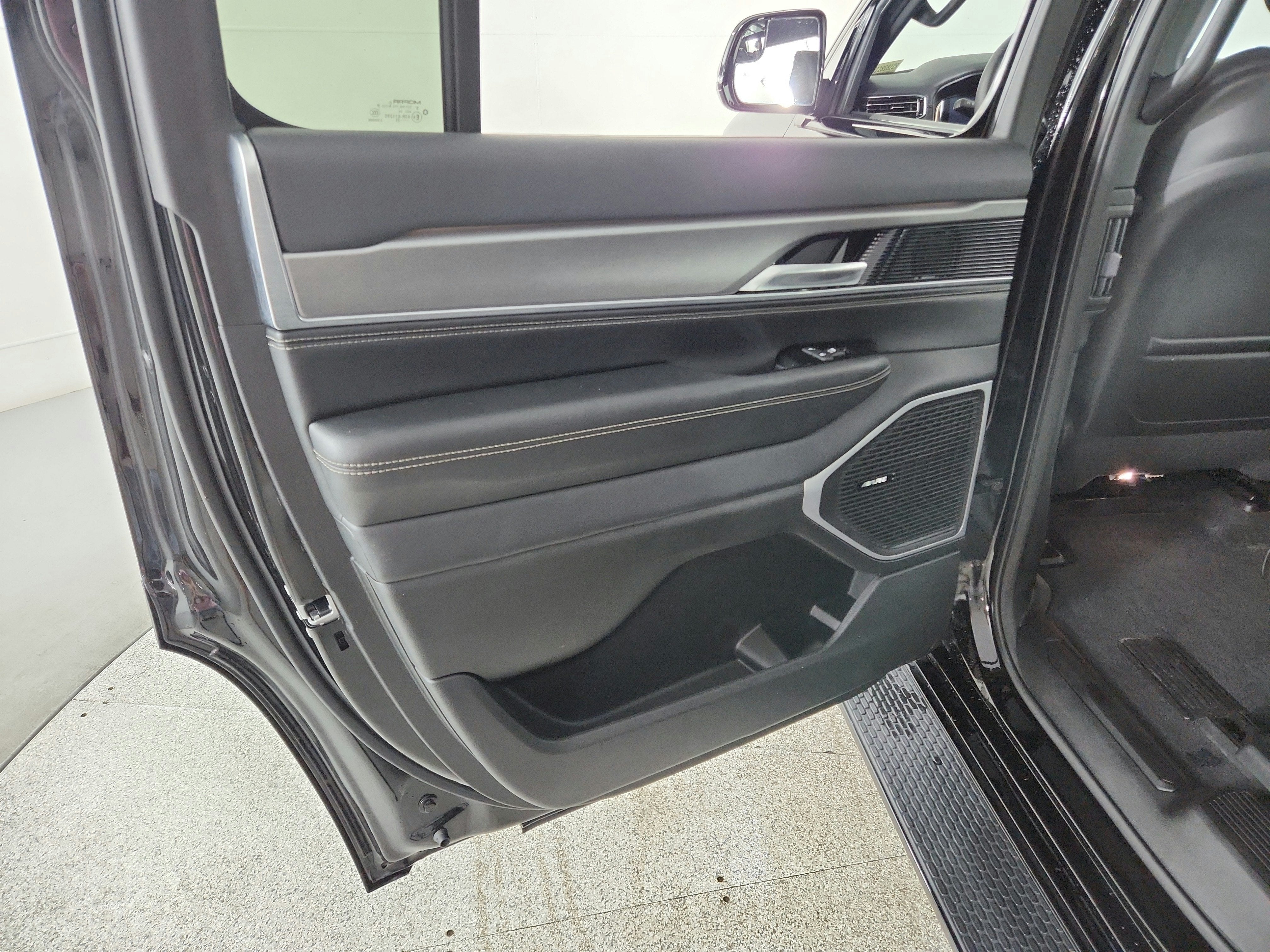 2024 Jeep Wagoneer Series II Carbide 4x4