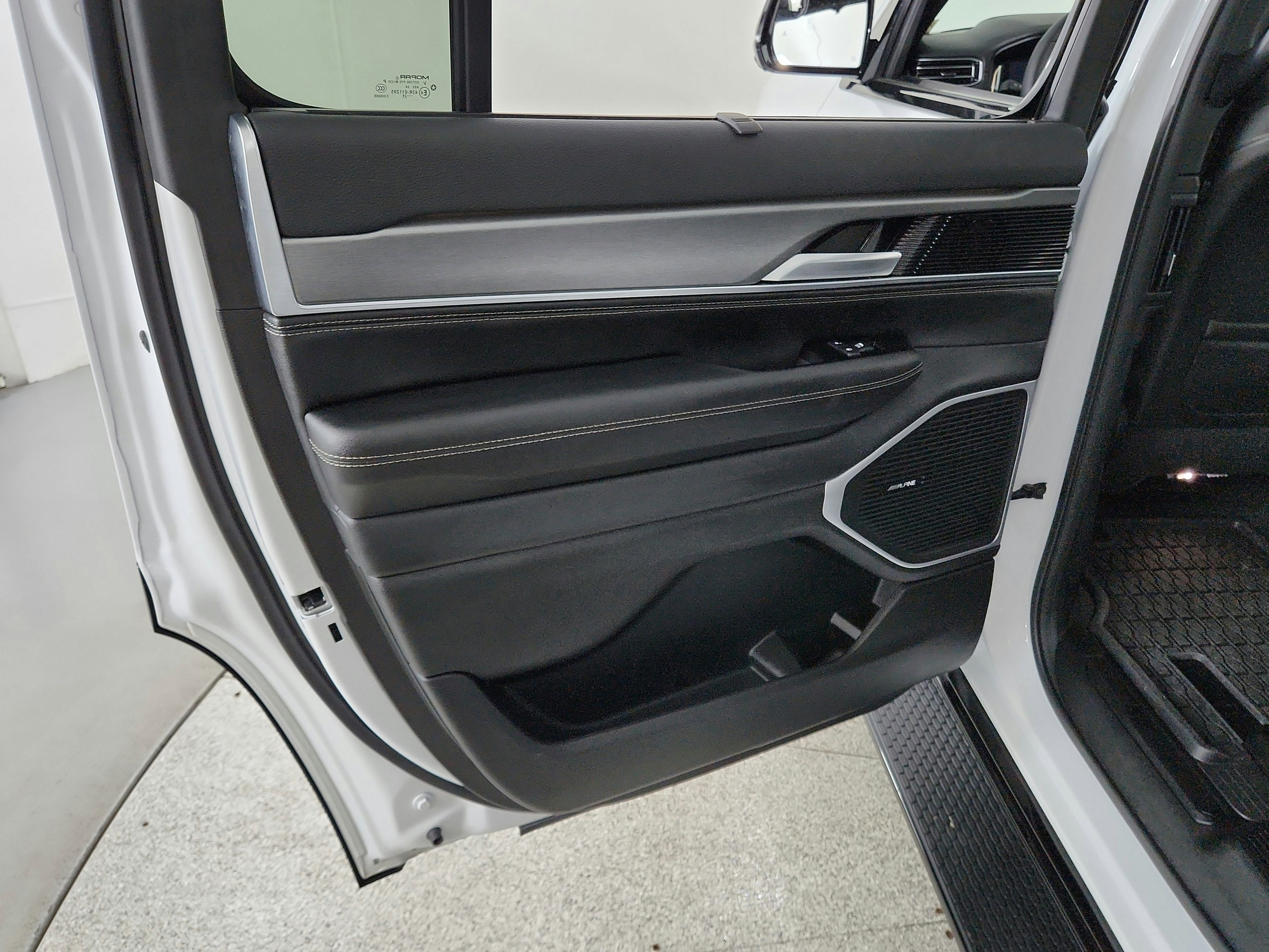 2024 Jeep Wagoneer Series II Carbide