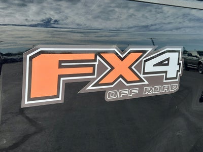 2022 Ford F-350 LARIAT 4WD Crew Cab 6.75' Box