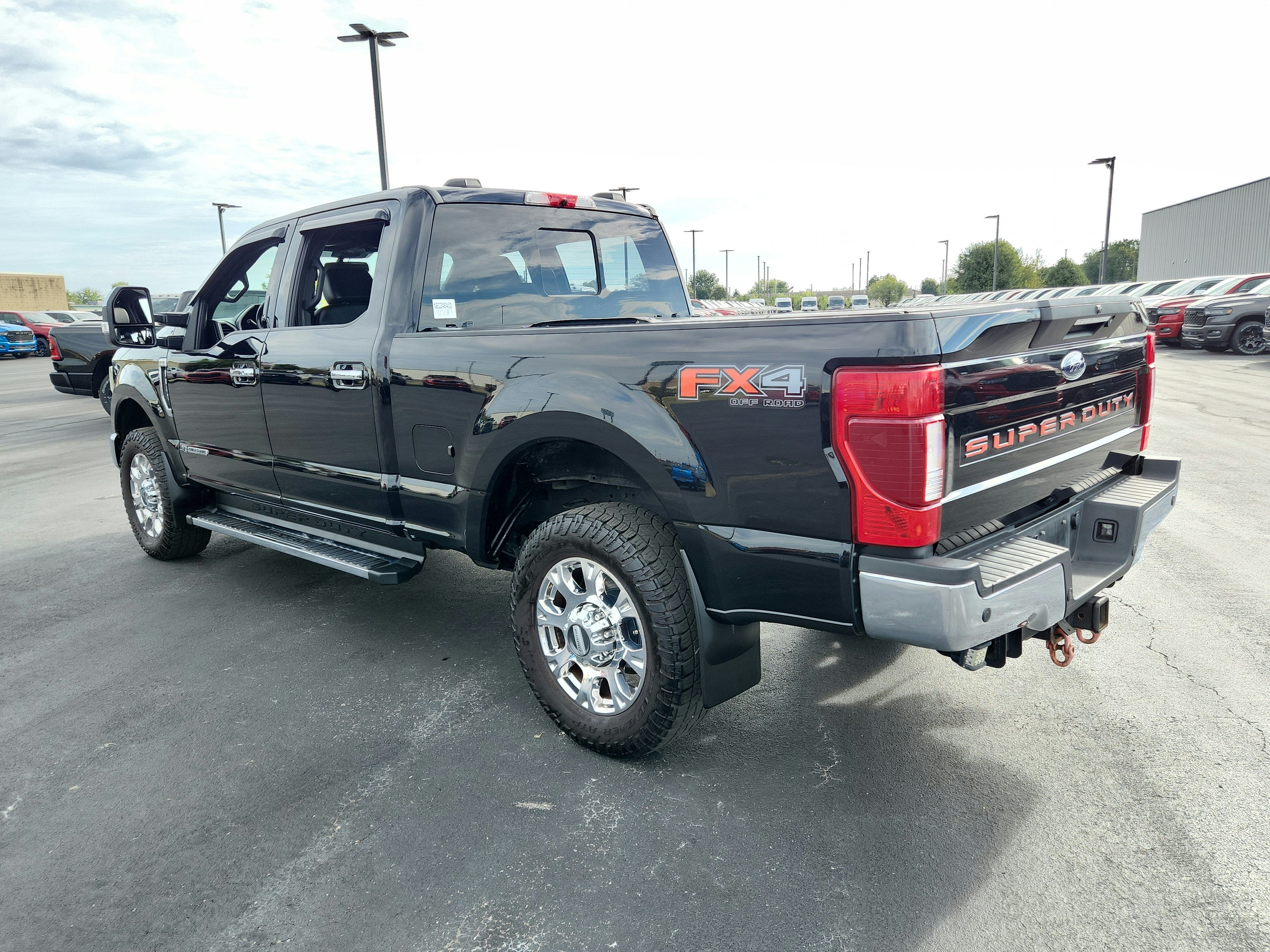 2022 Ford F-350 LARIAT 4WD Crew Cab 6.75' Box