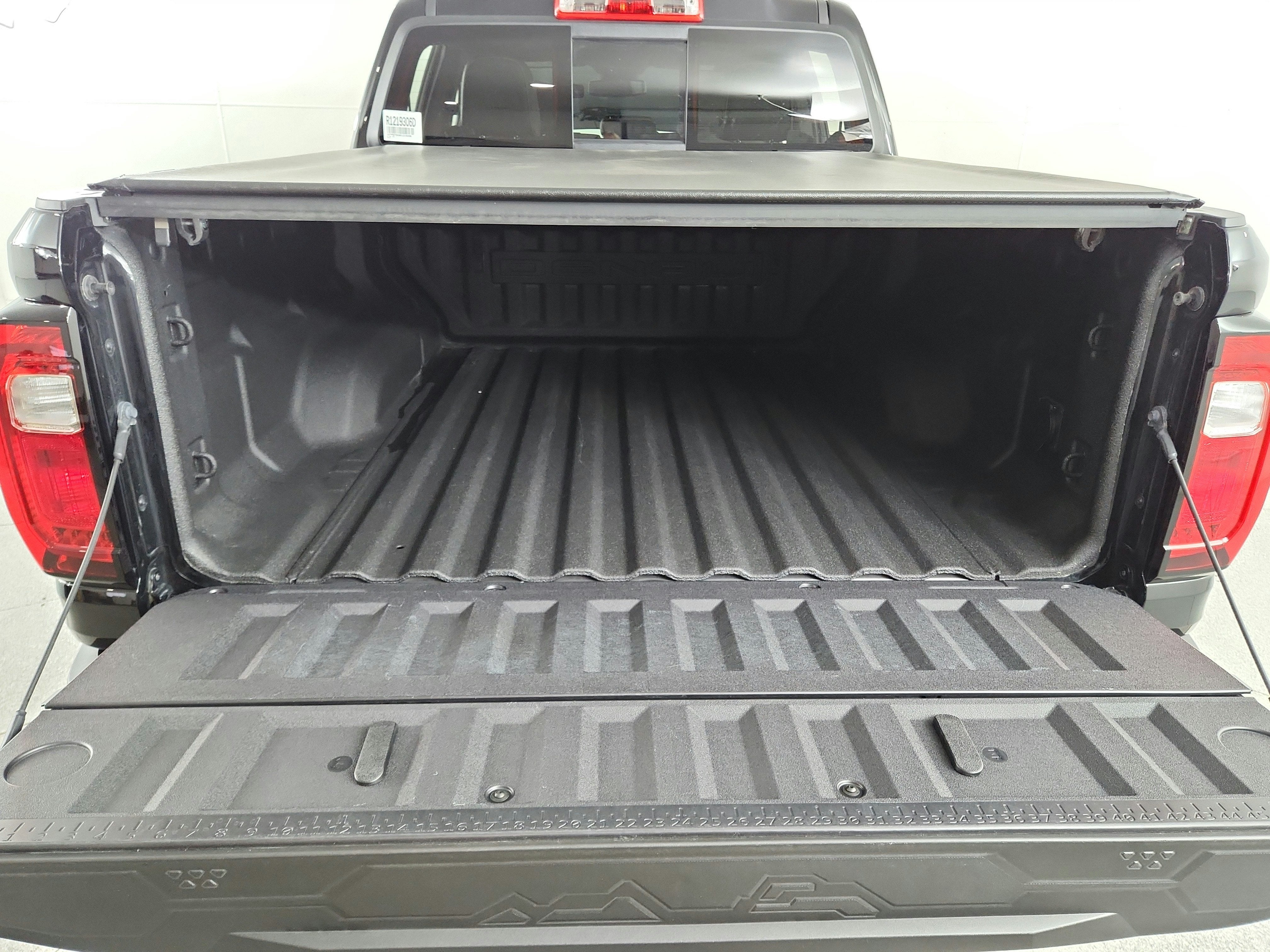 2024 GMC Canyon 4WD Crew Cab Denali