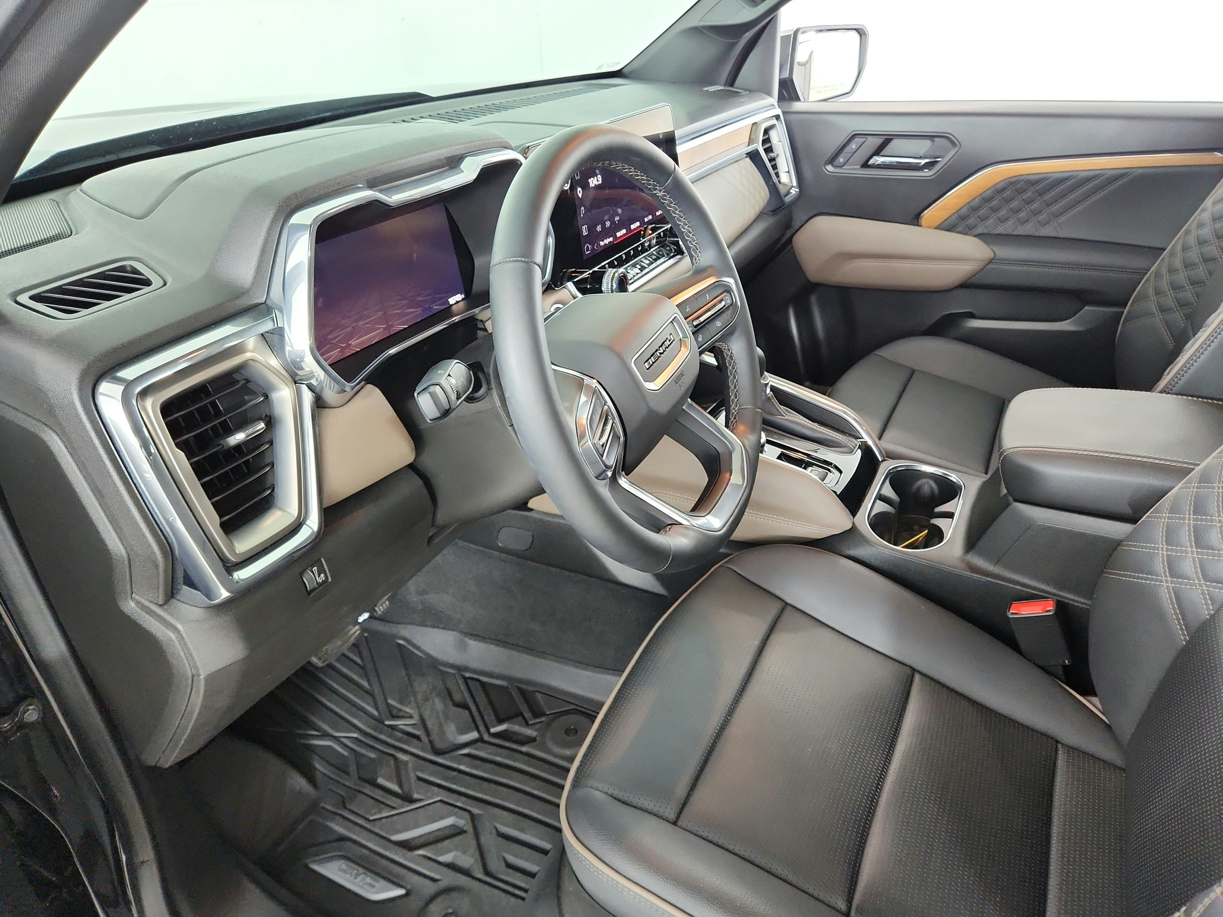 2024 GMC Canyon 4WD Crew Cab Denali