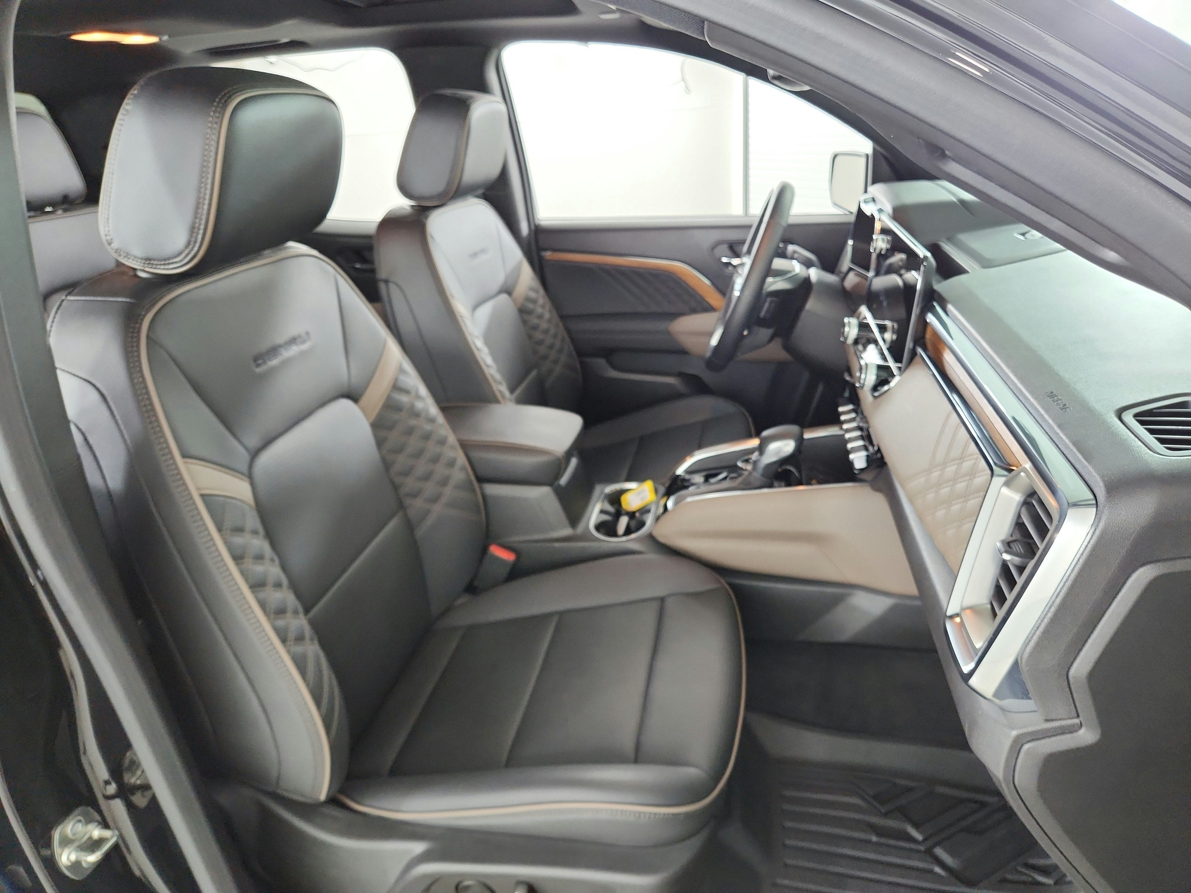 2024 GMC Canyon 4WD Crew Cab Denali