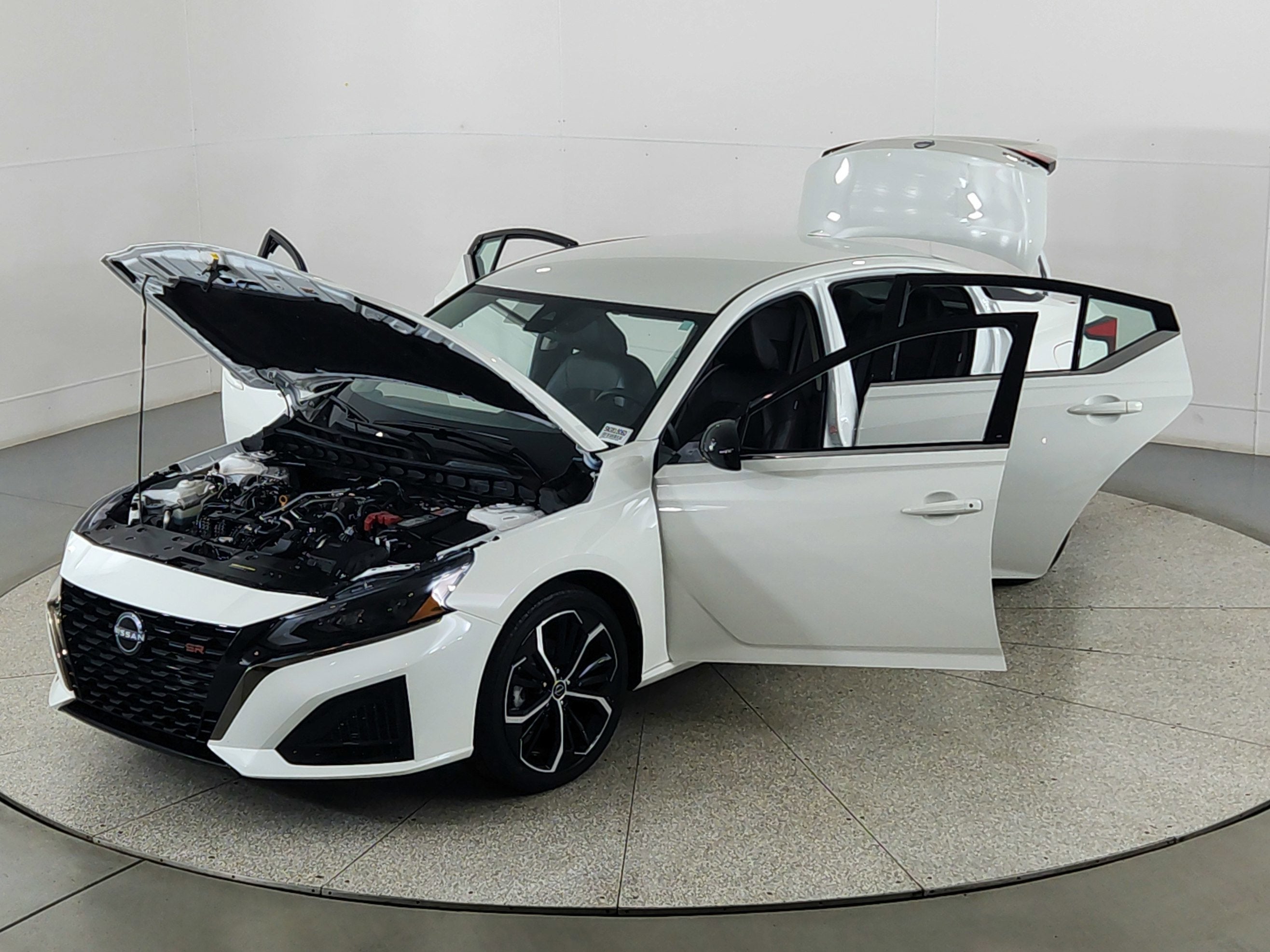 2025 Nissan Altima SR