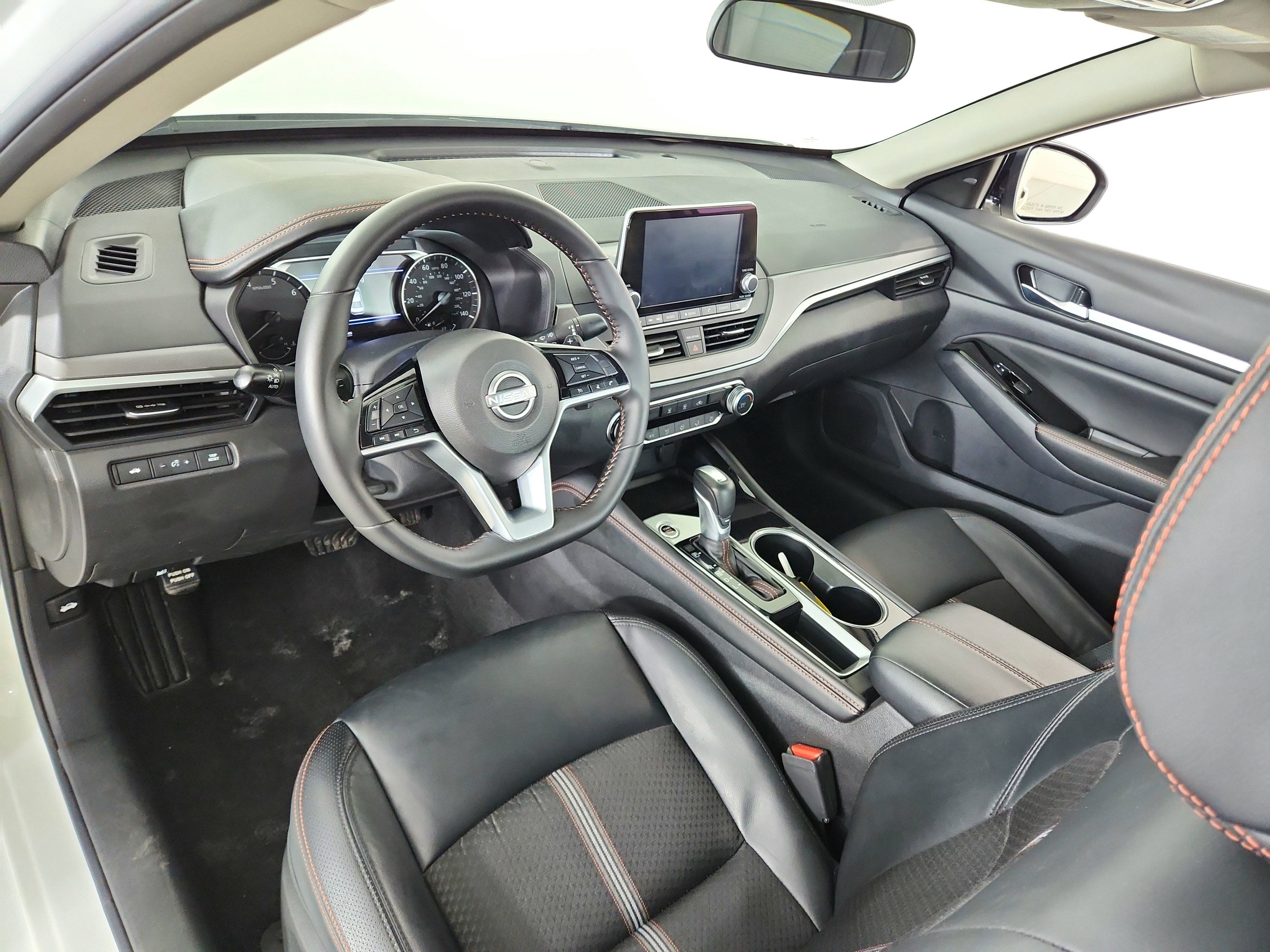 2025 Nissan Altima SR