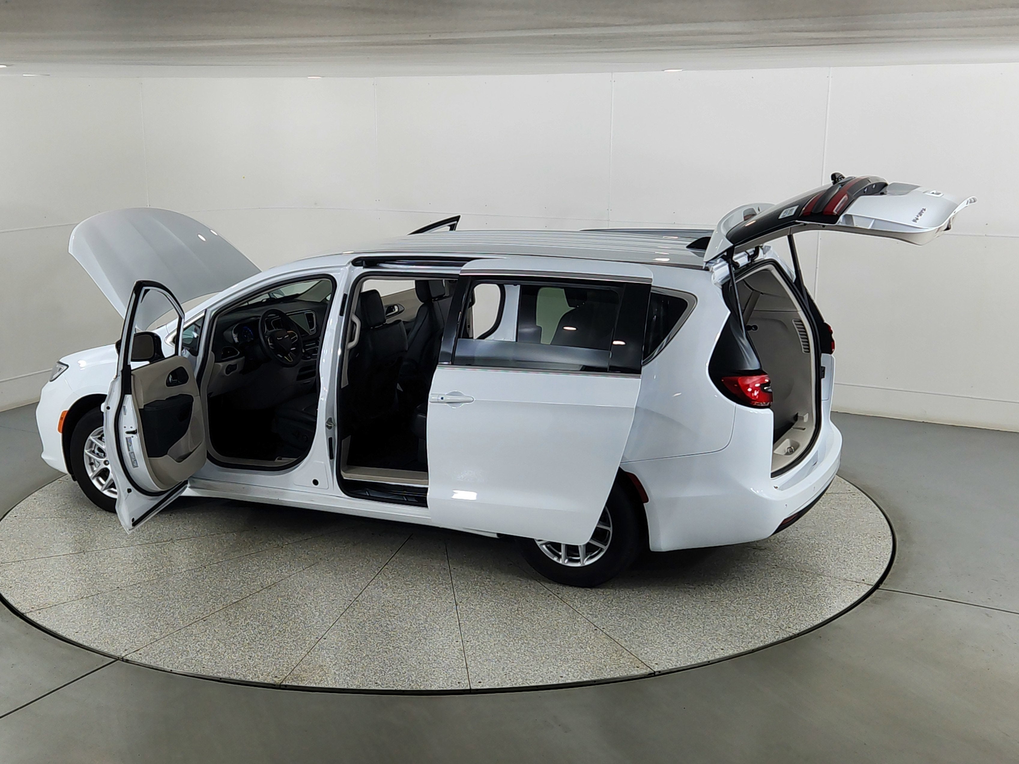 2024 Chrysler Pacifica Touring L