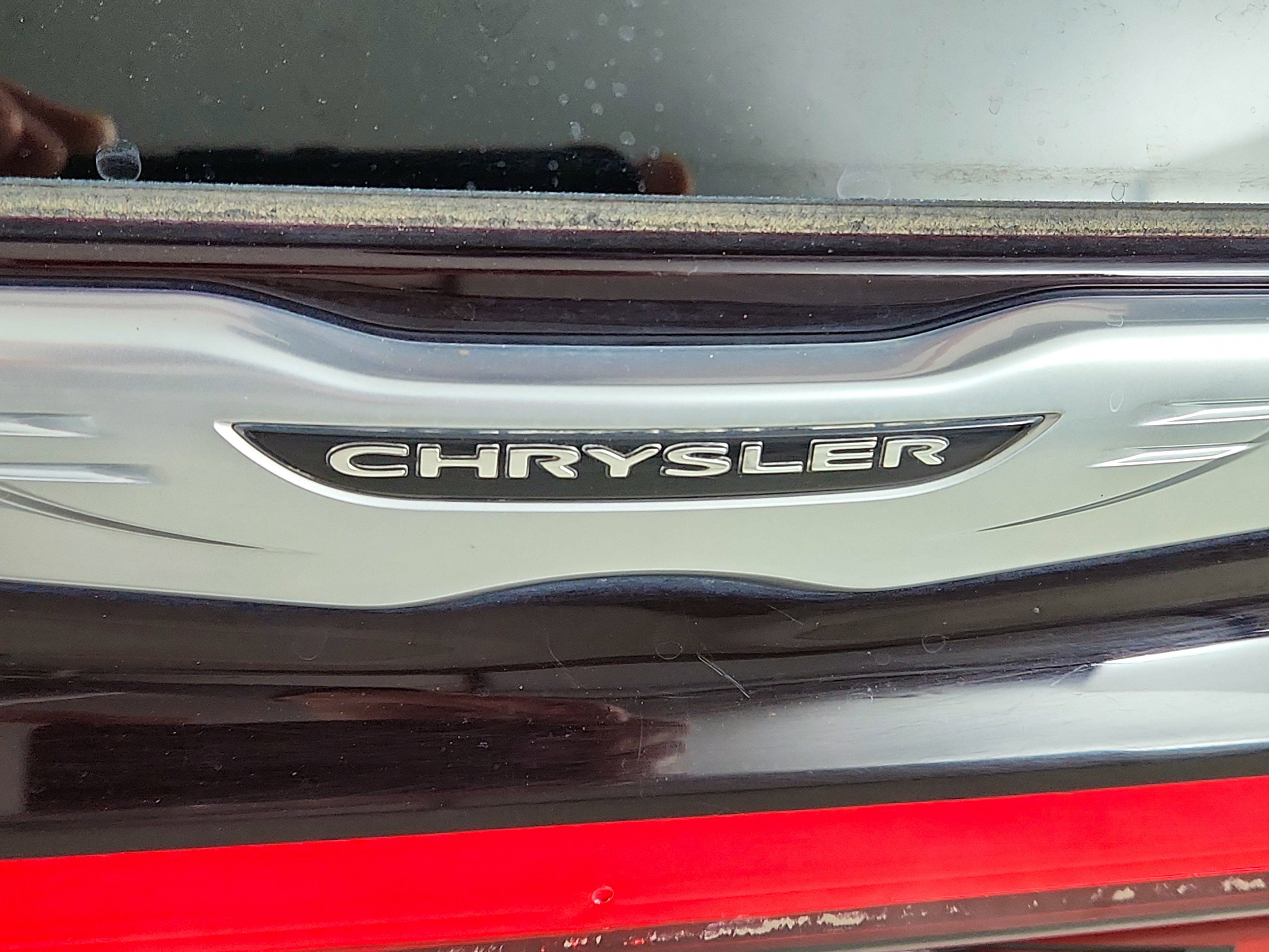 2025 Chrysler Pacifica Select