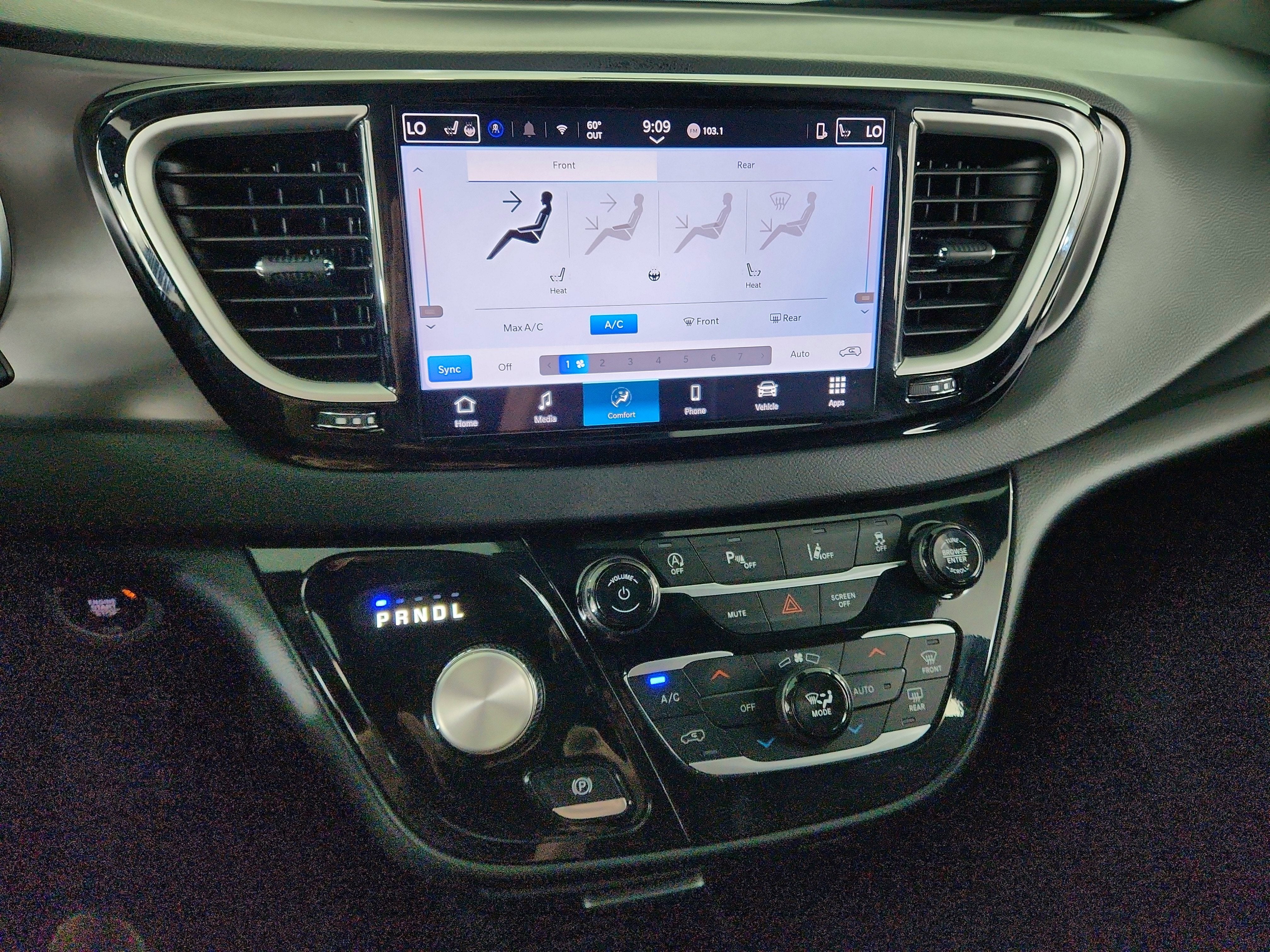 2025 Chrysler Pacifica Select