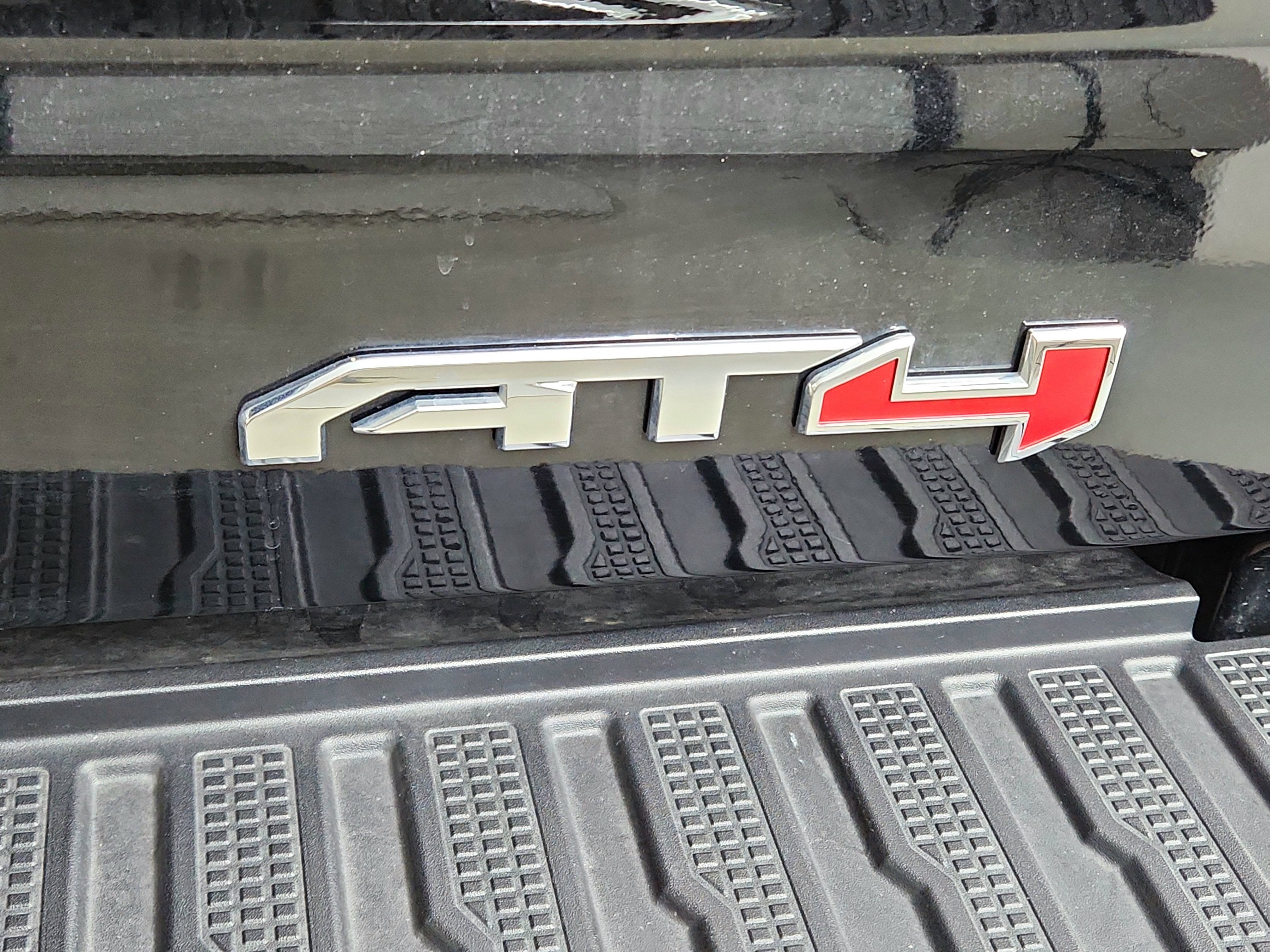 2025 GMC Sierra 1500 AT4