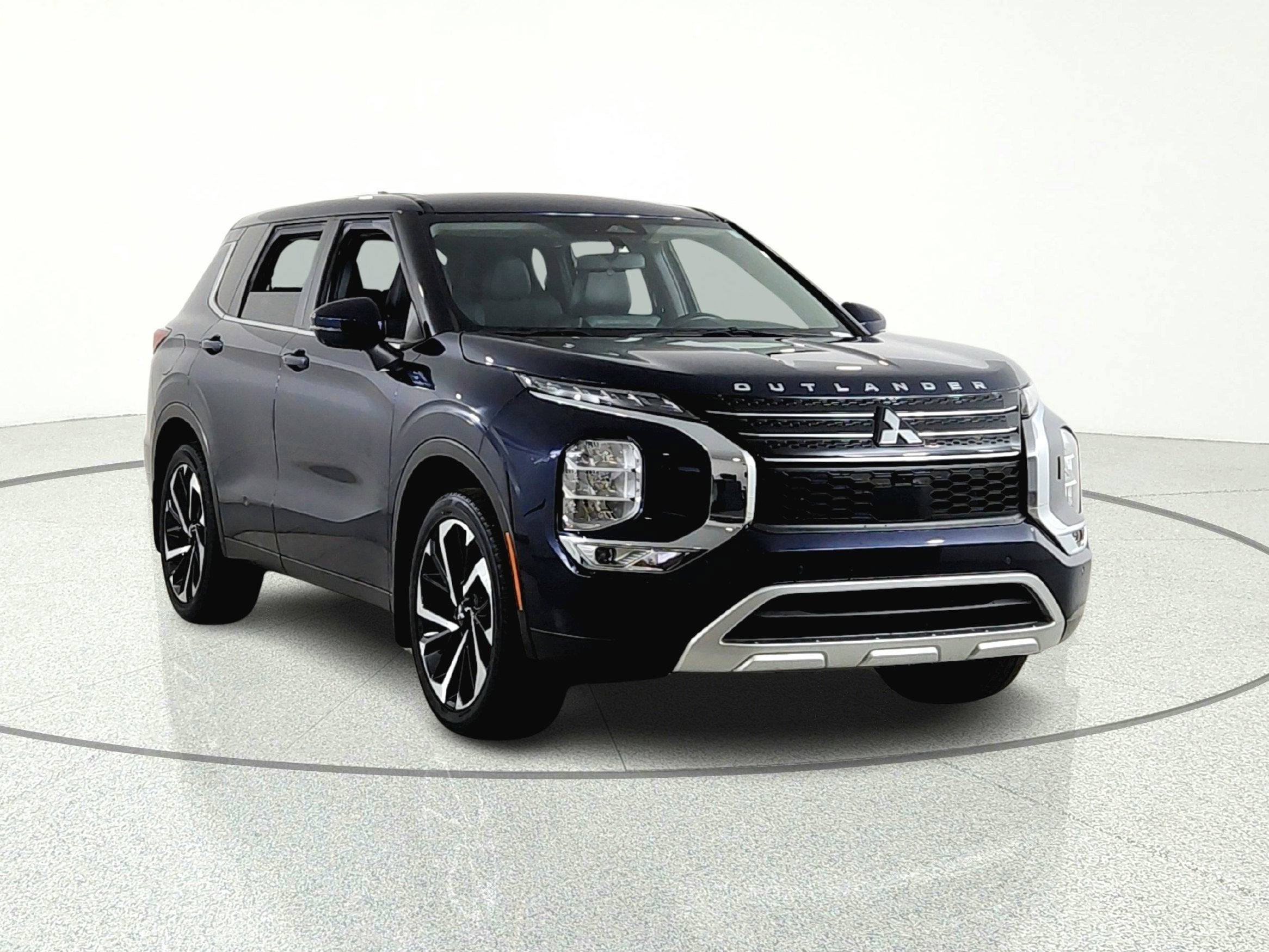 2023 Mitsubishi Outlander Base