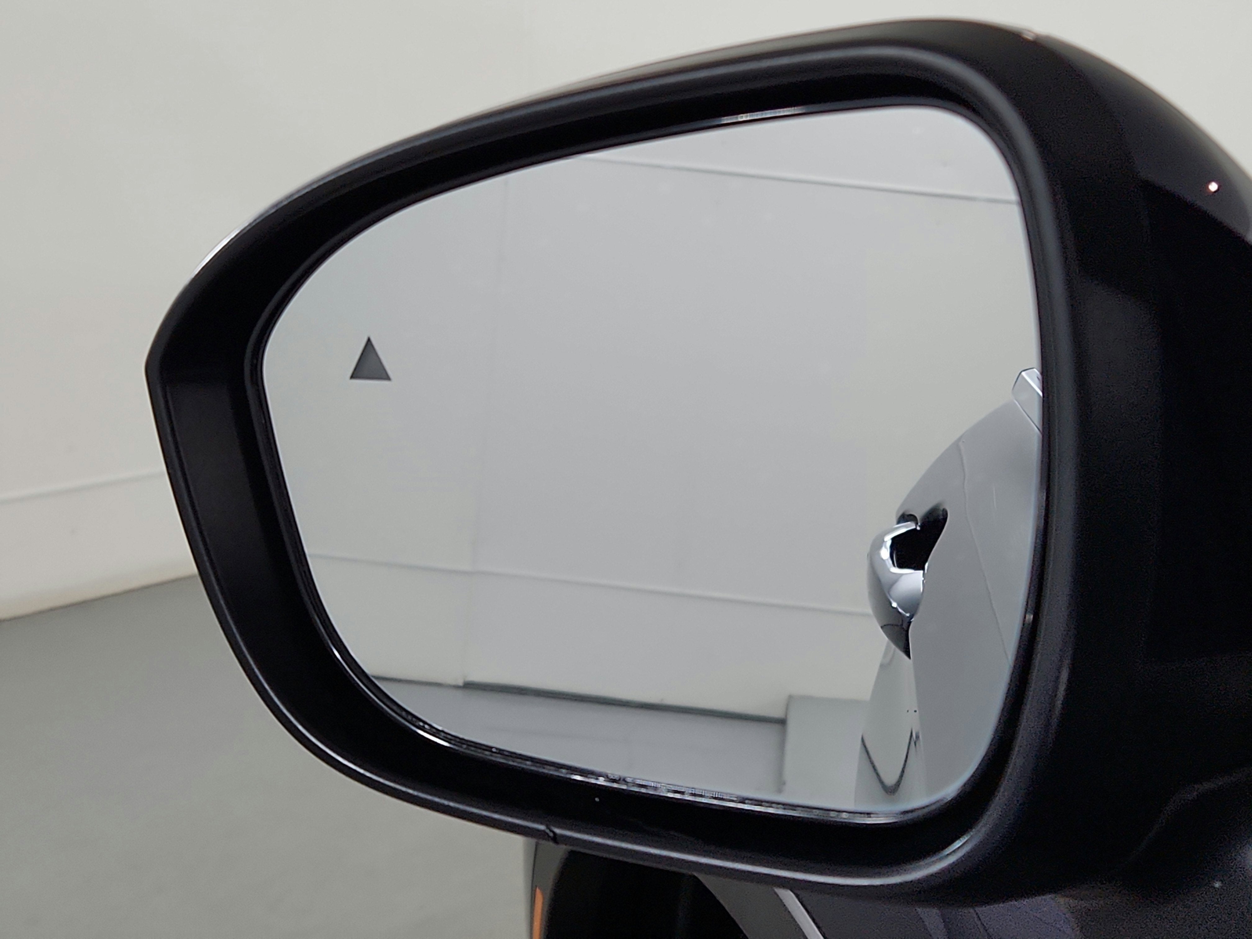 2023 Mitsubishi Outlander Base
