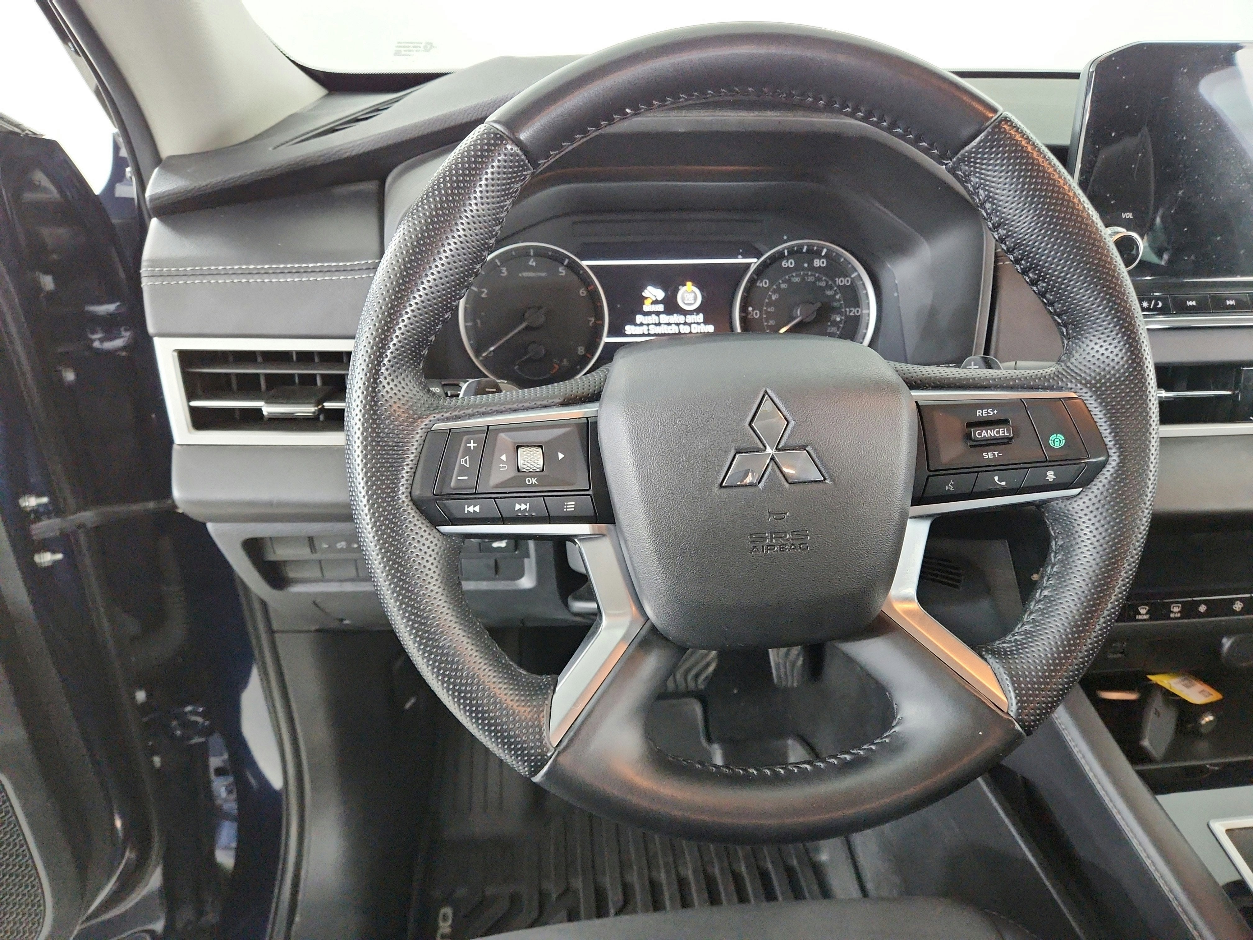 2023 Mitsubishi Outlander Base