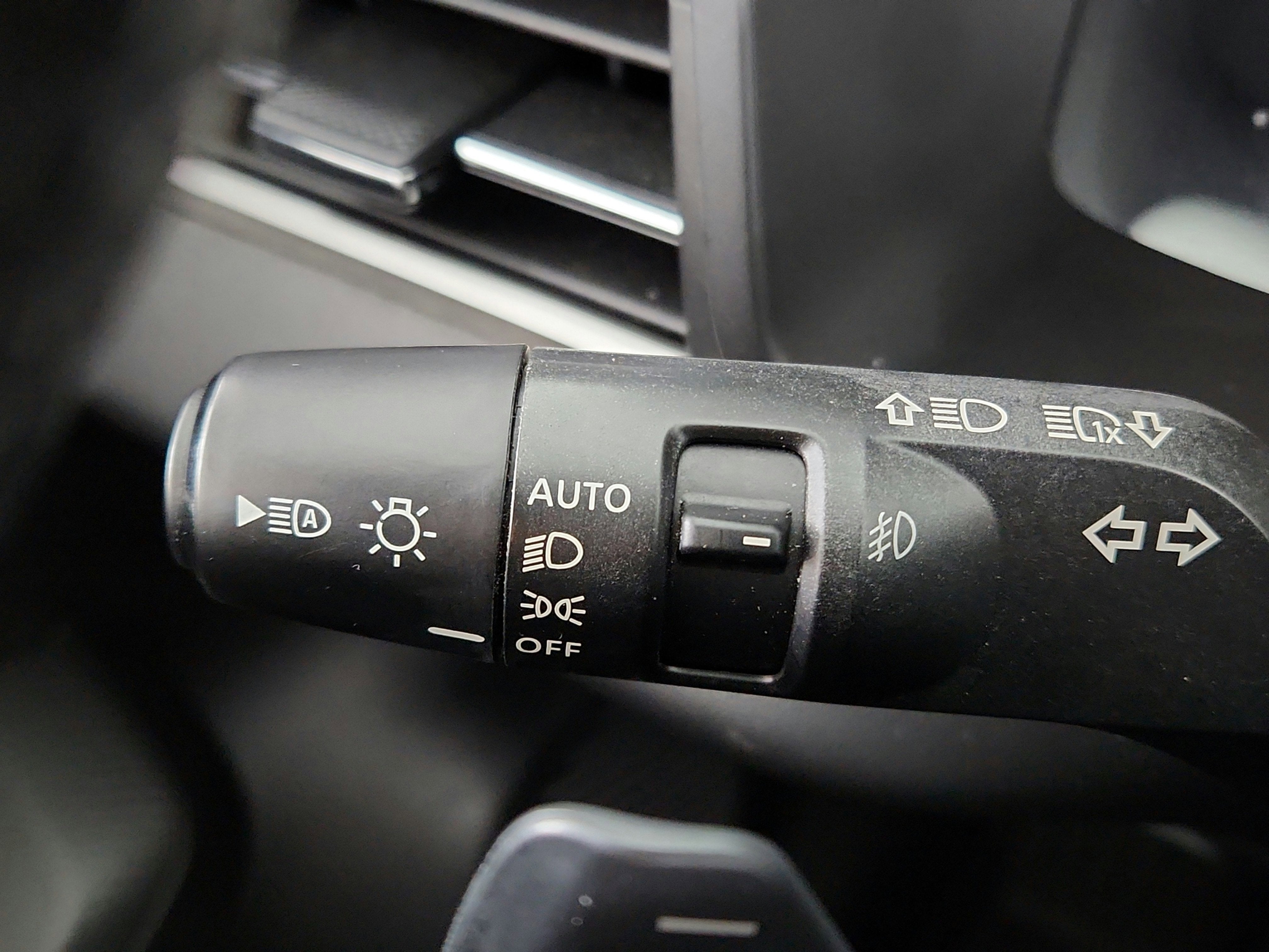 2023 Mitsubishi Outlander Base