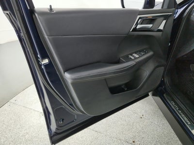 2023 Mitsubishi Outlander Base