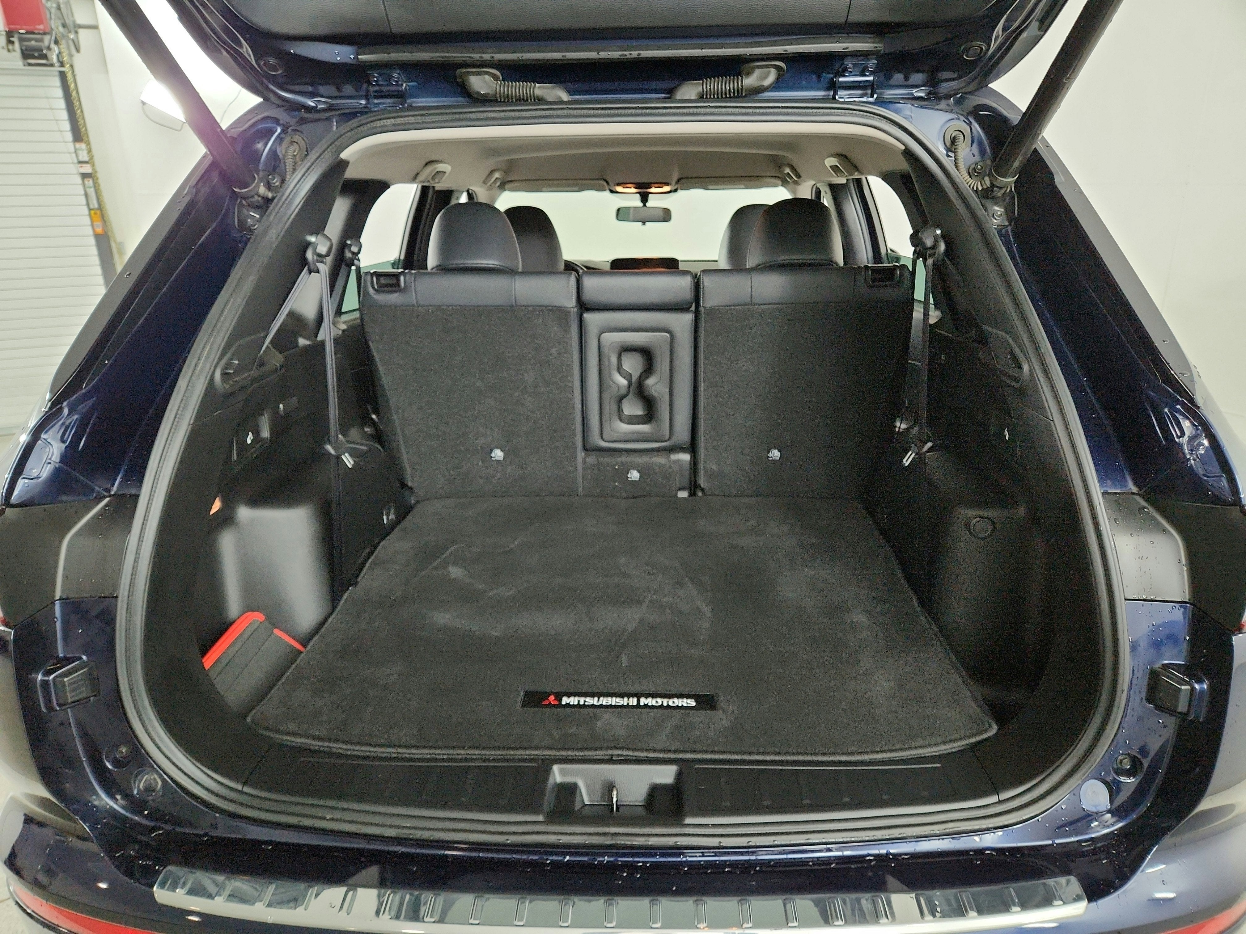 2023 Mitsubishi Outlander Base