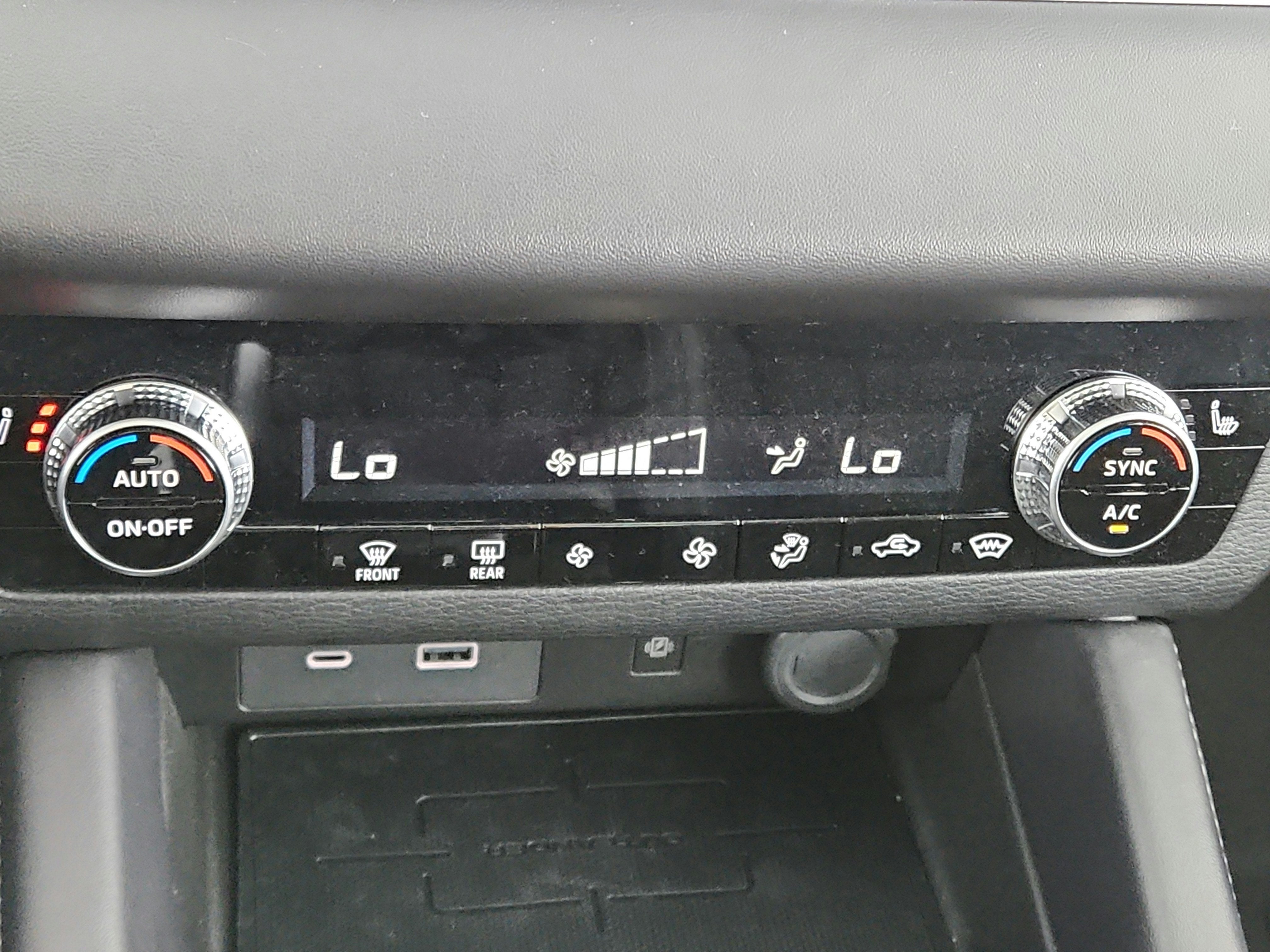 2024 Mitsubishi Outlander PHEV SE S-AWC