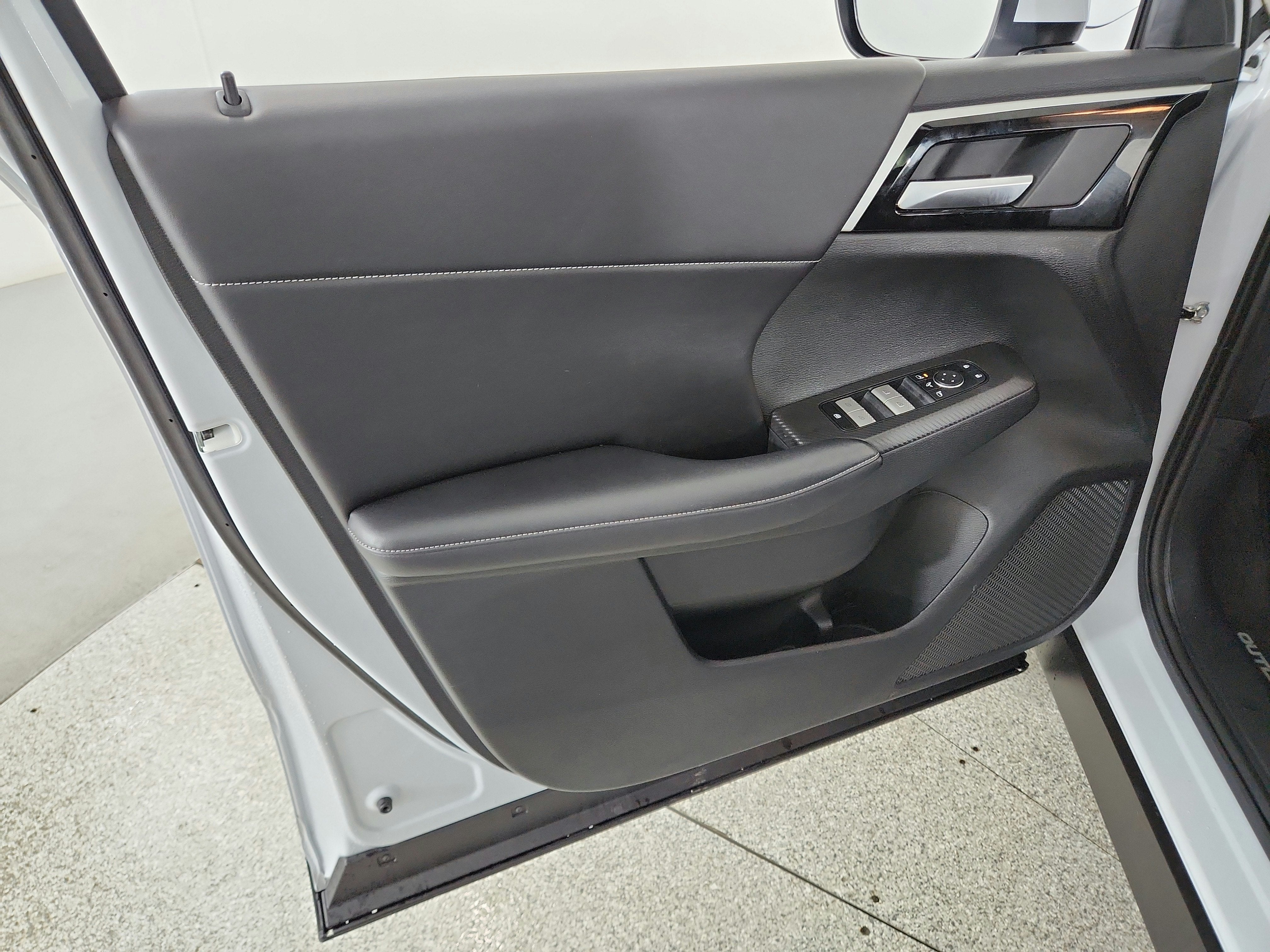 2024 Mitsubishi Outlander PHEV SE S-AWC