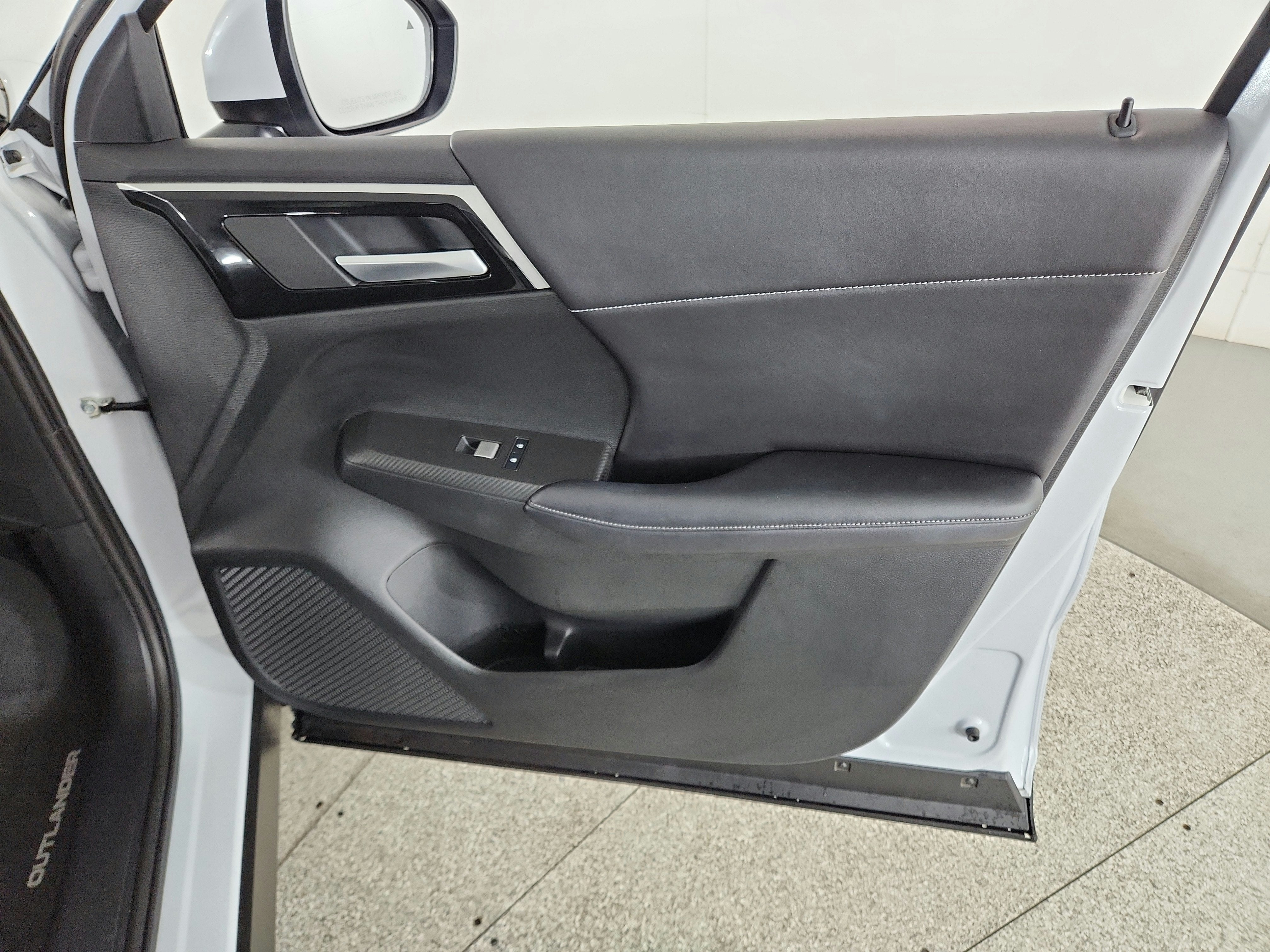 2024 Mitsubishi Outlander PHEV SE S-AWC