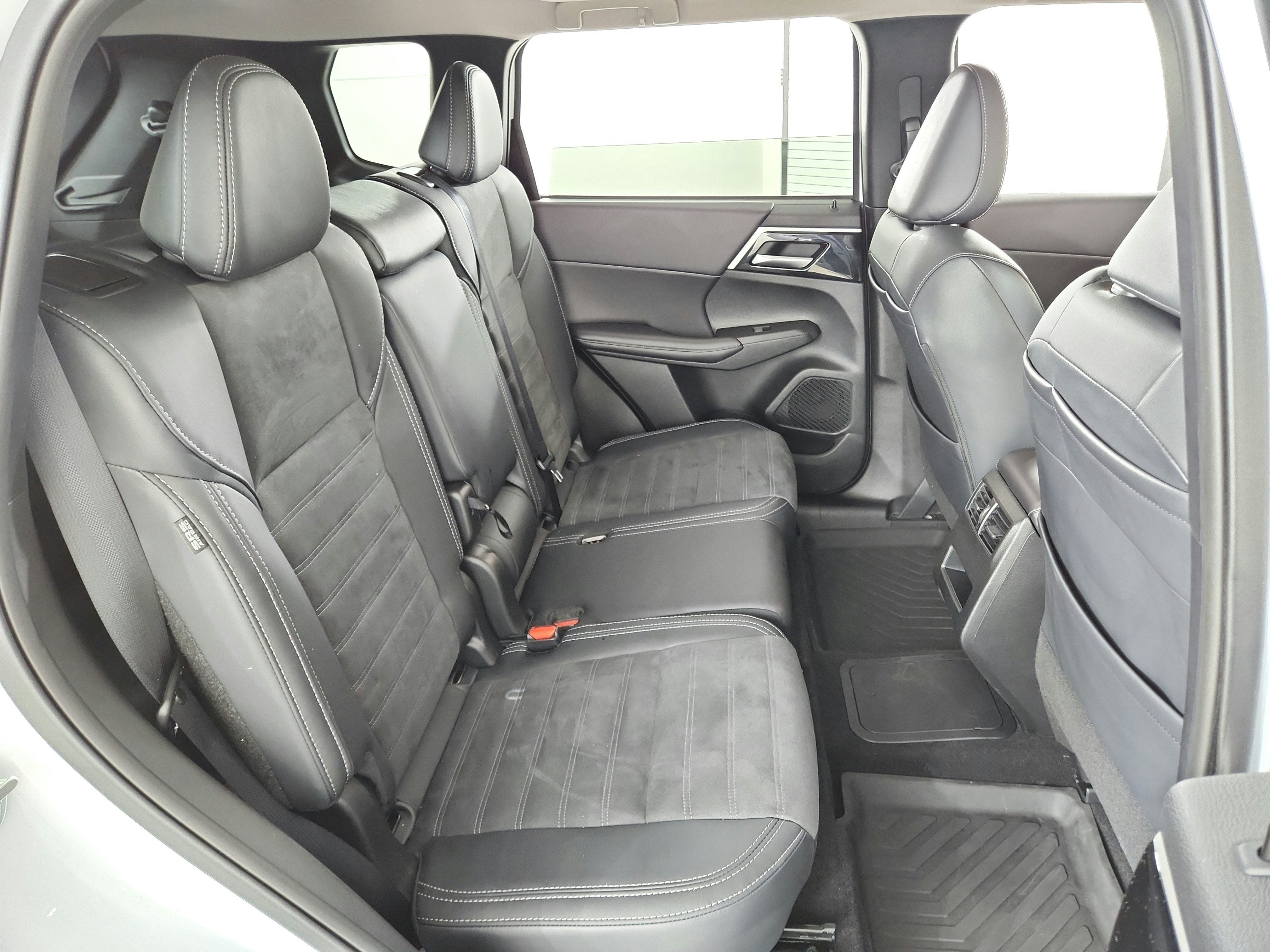 2024 Mitsubishi Outlander PHEV SE S-AWC