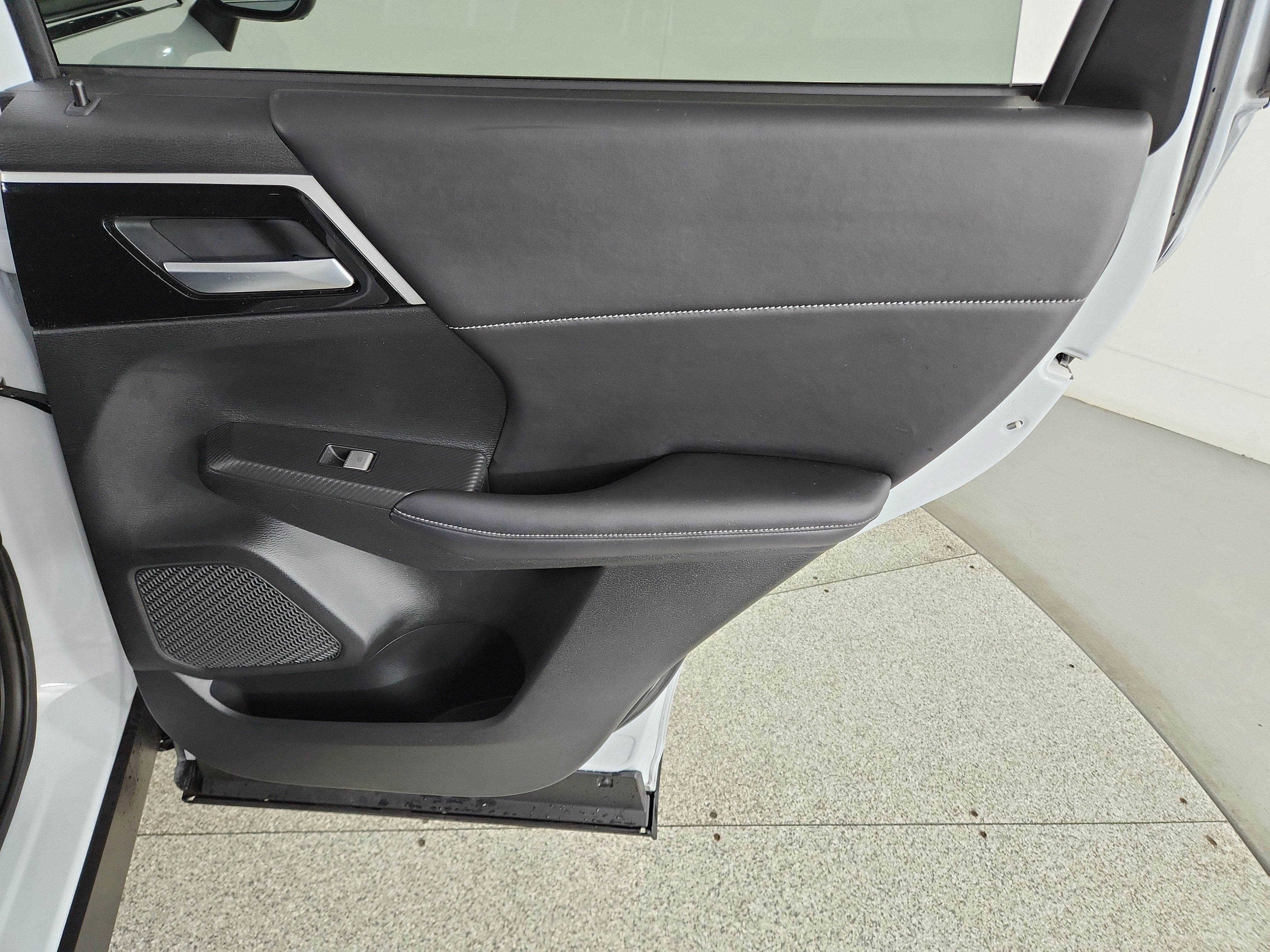 2024 Mitsubishi Outlander PHEV SE S-AWC
