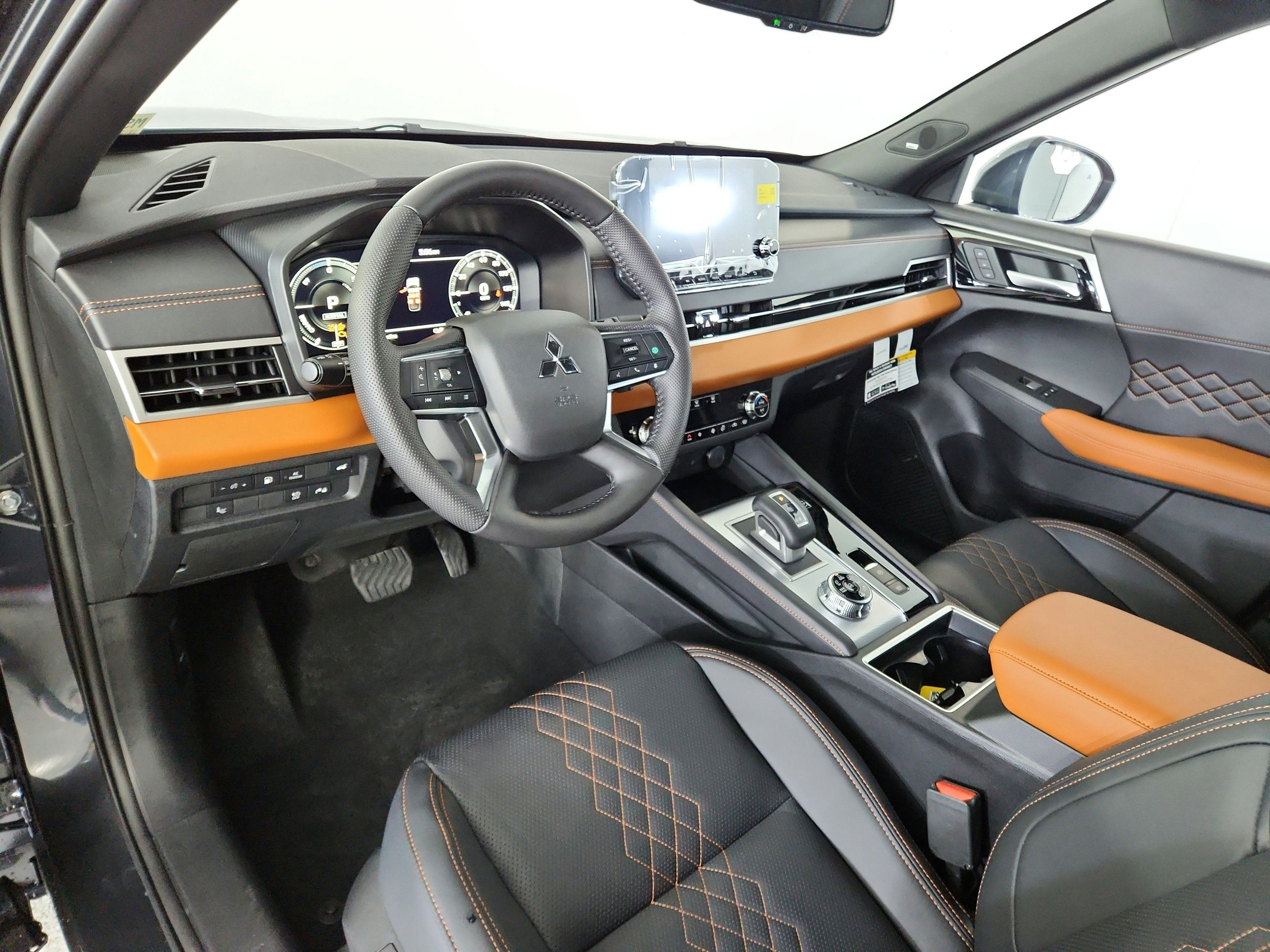2025 Mitsubishi Outlander PHEV Base