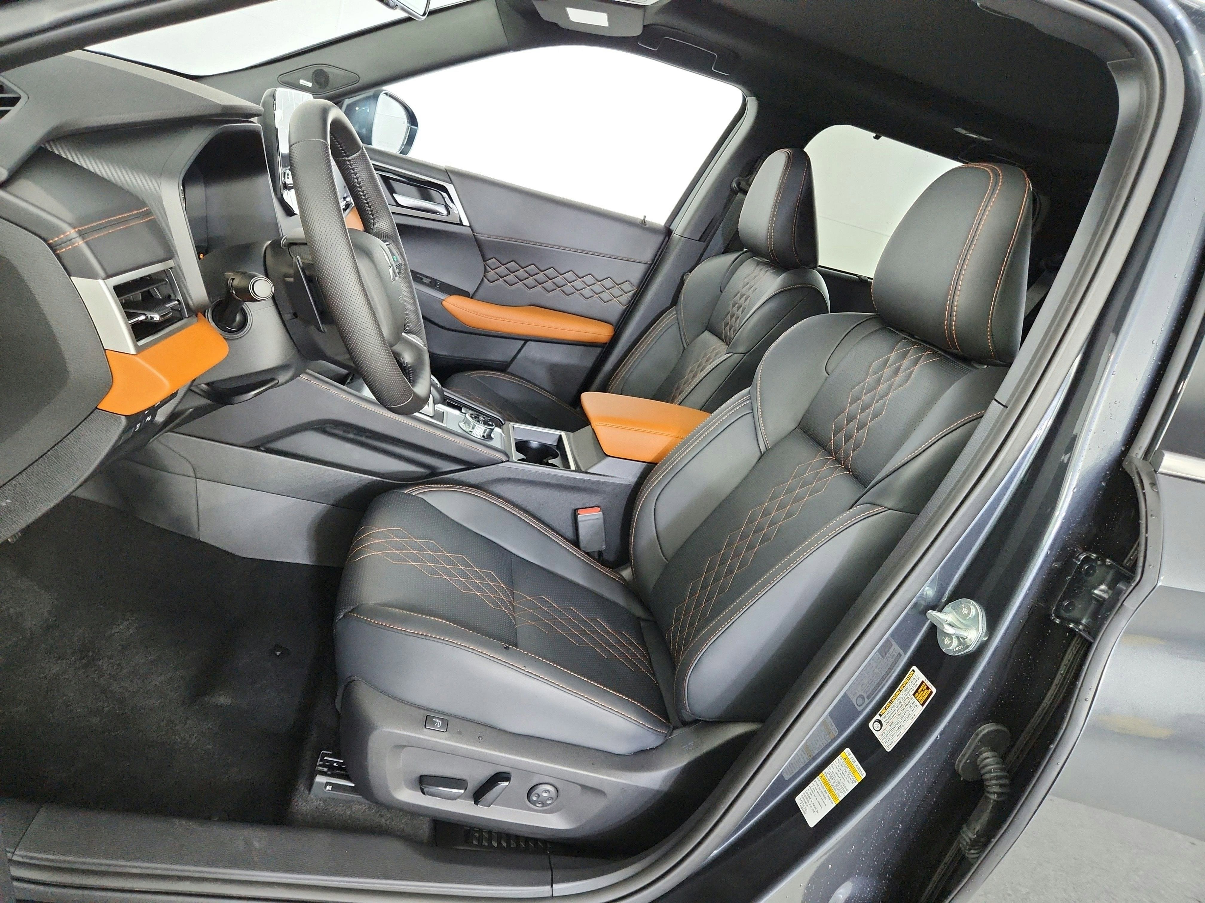 2025 Mitsubishi Outlander PHEV Base