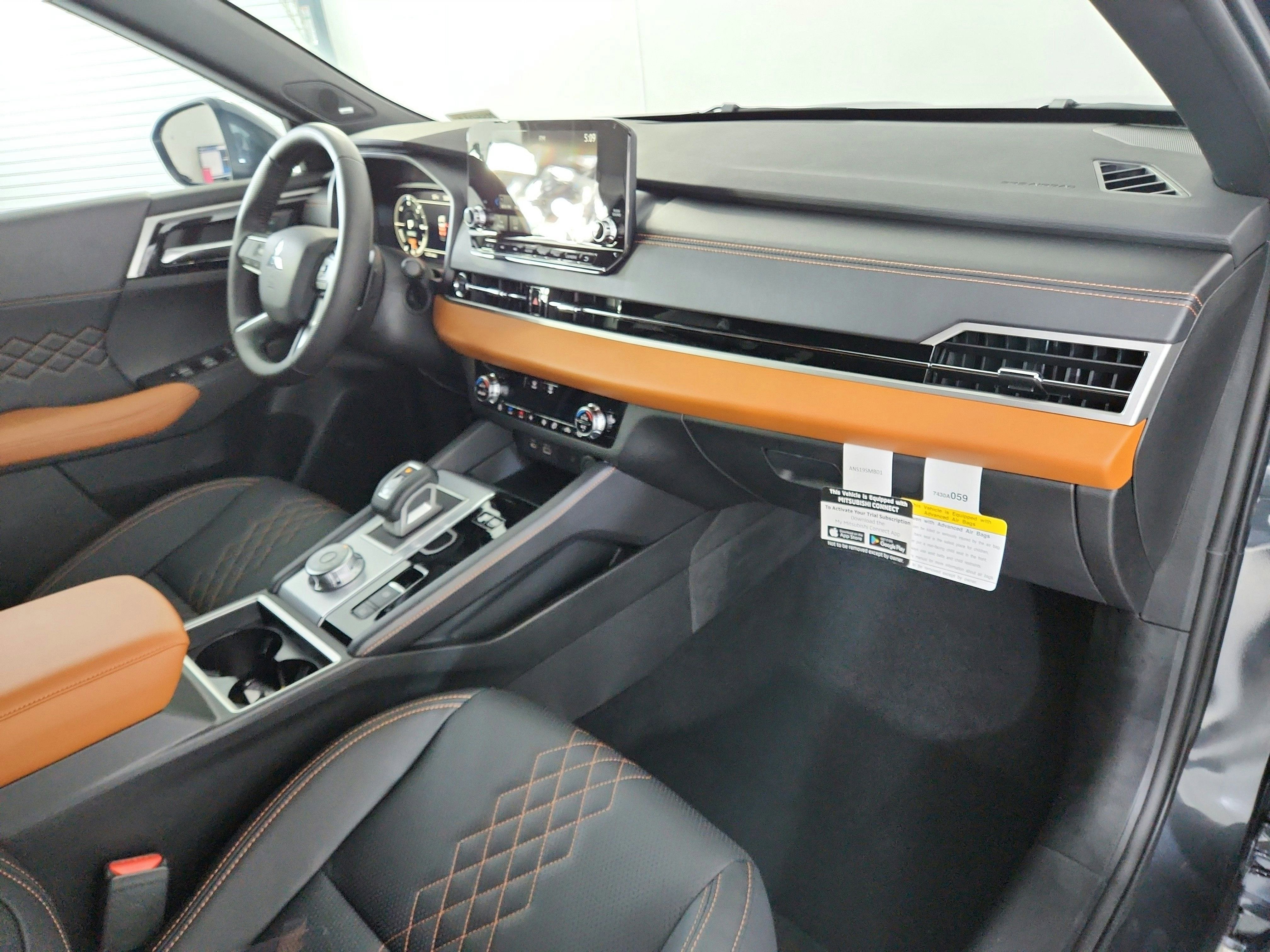 2025 Mitsubishi Outlander PHEV Base