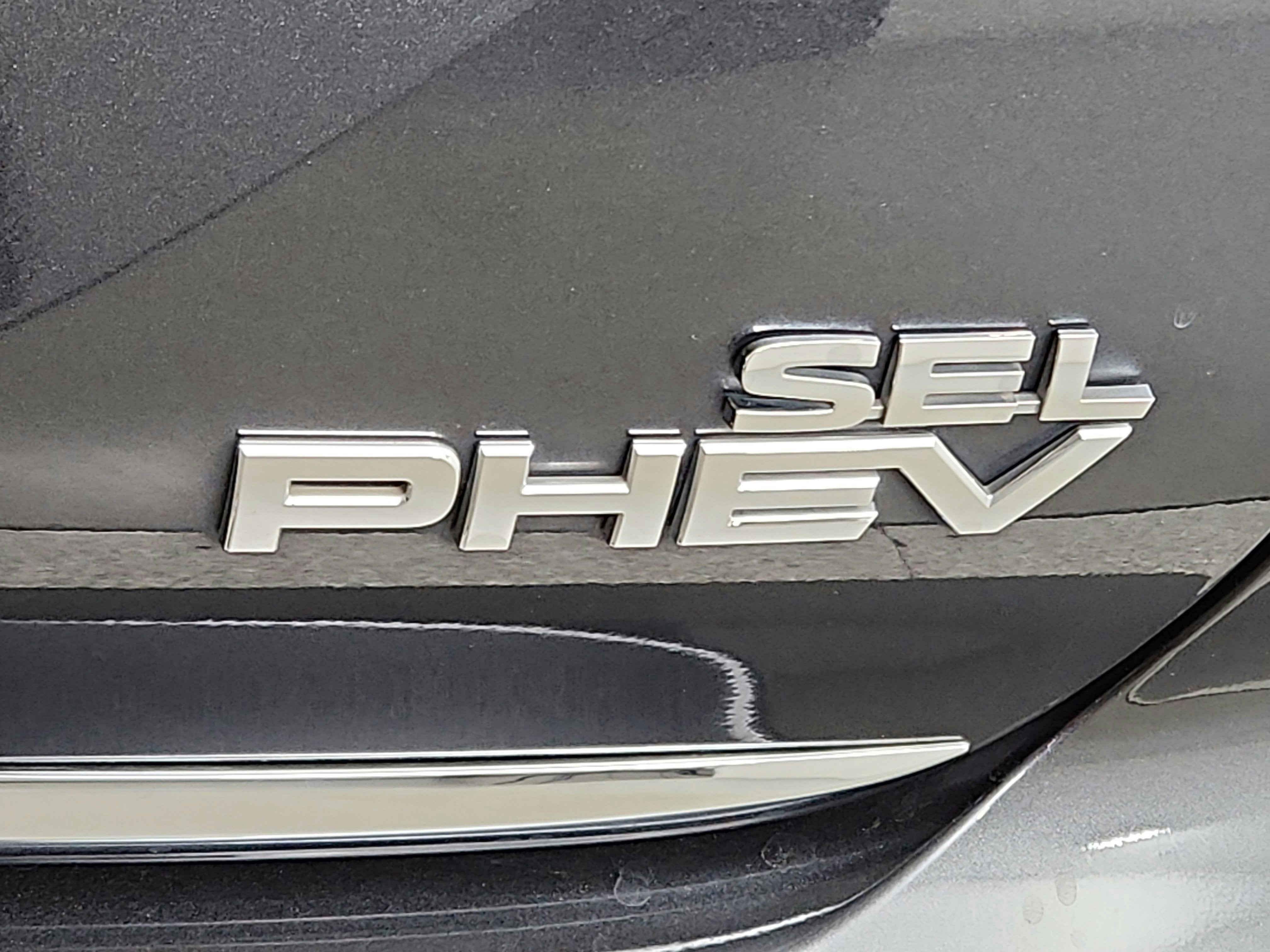 2025 Mitsubishi Outlander PHEV Base